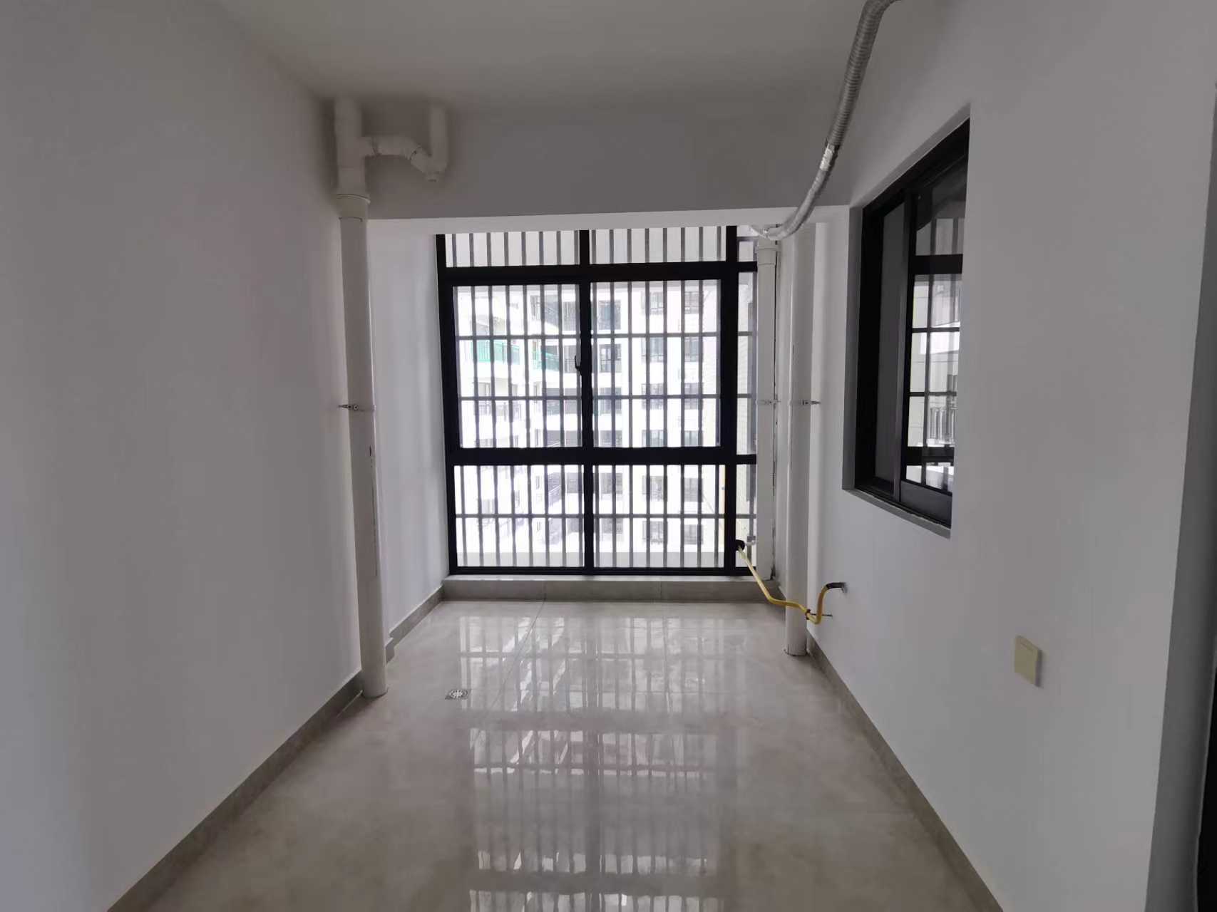 万景峰一期  3室2厅1卫    3500.0元/月 万景峰一期  3室2厅1卫    3500.0元/月室内图