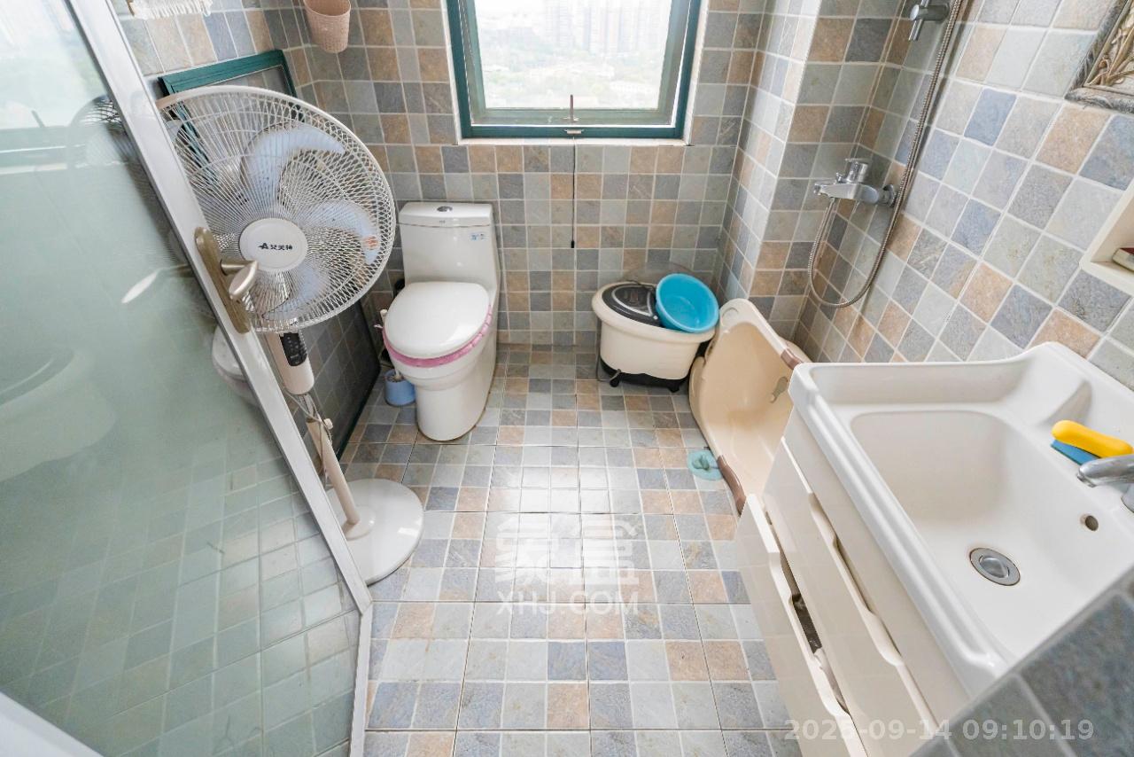 维一星城原山苑  4室2厅1卫    2300.0元/月室内图