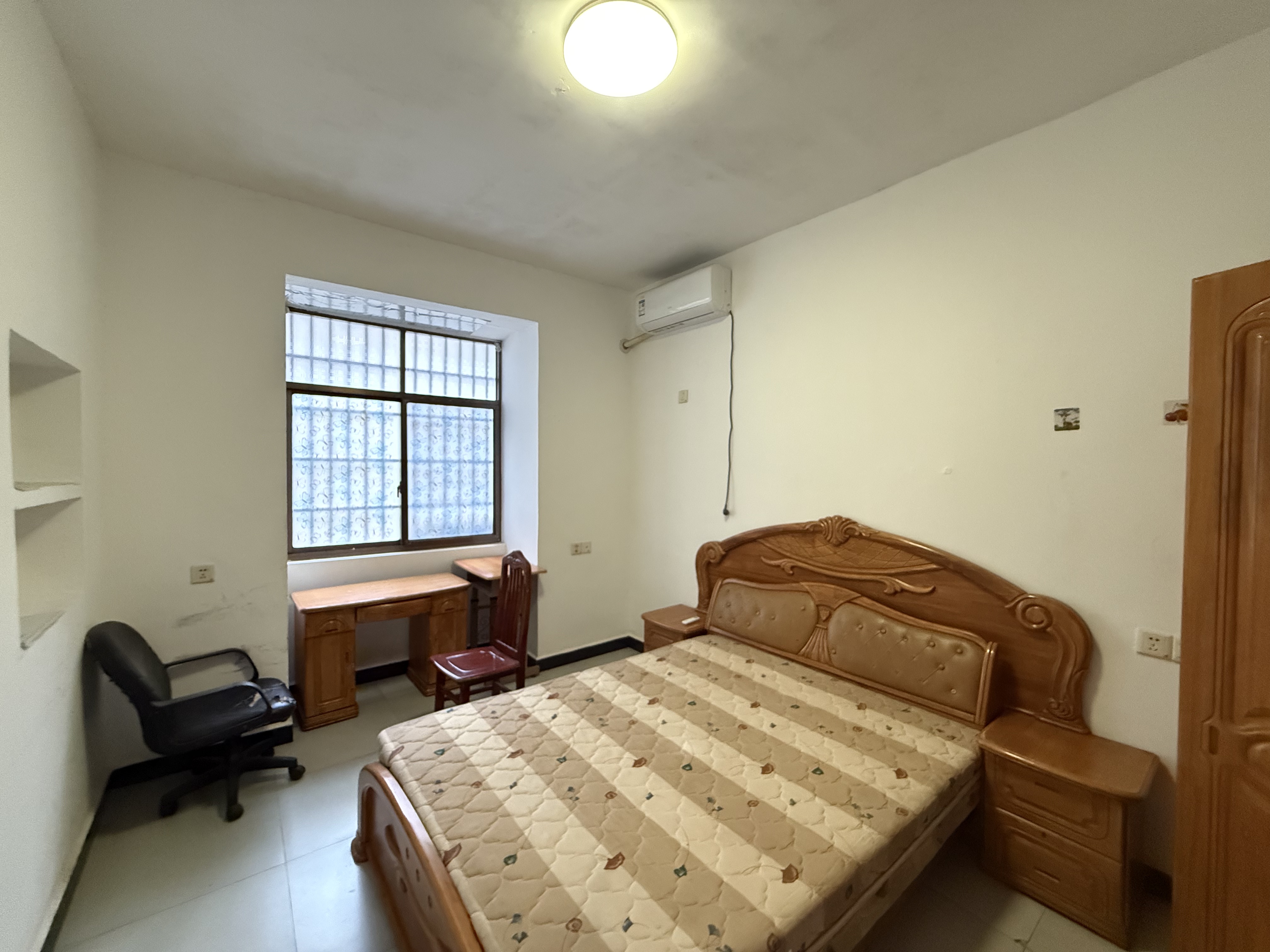 梓园社区(麻纺厂宿舍) 2室1厅1卫 1100.0元/月 梓园社区(麻纺厂宿舍) 2室1厅1卫 1100.0元/月室内图