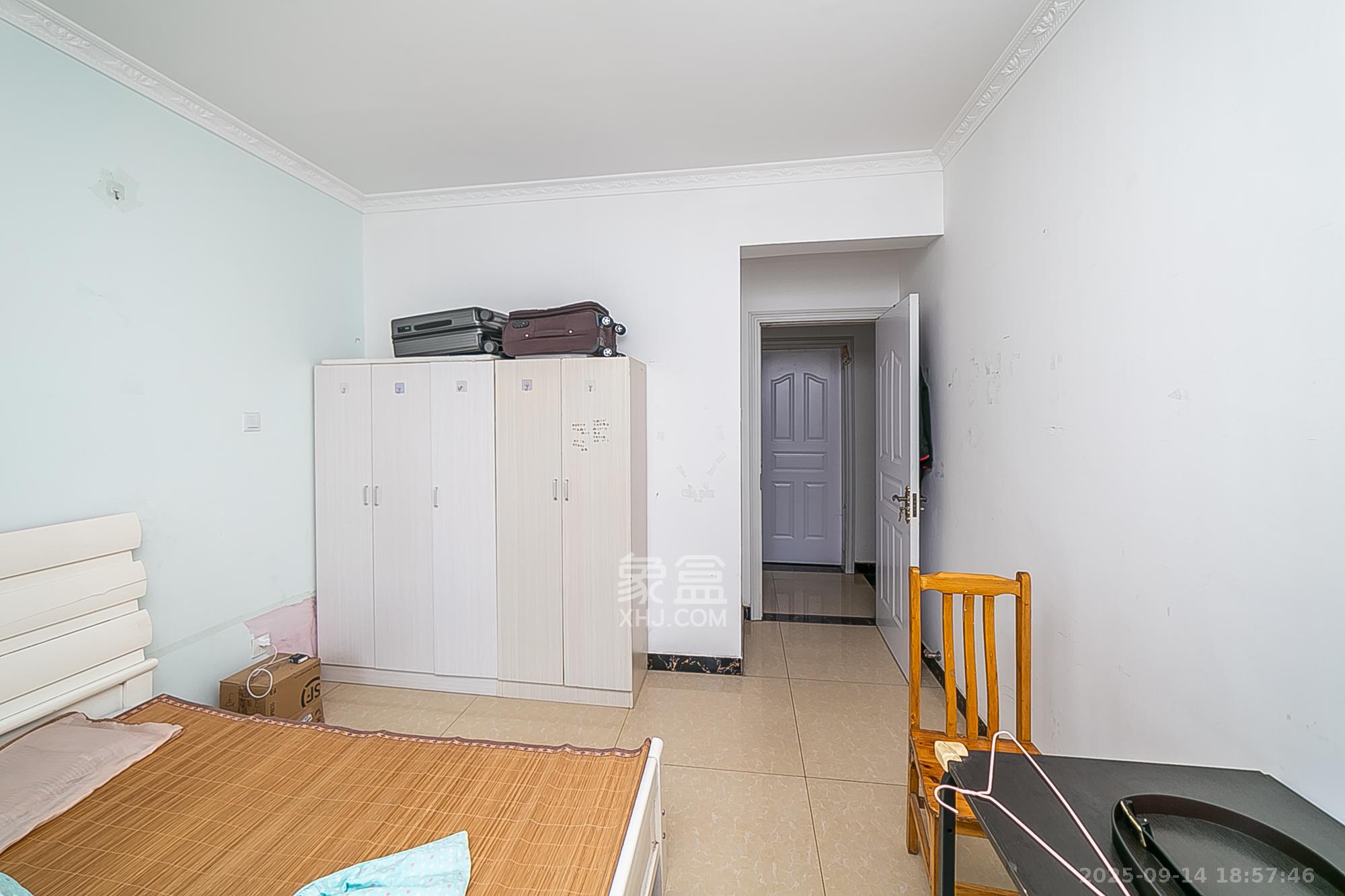 荣悦台  2室2厅1卫    132.0万 荣悦台  2室2厅1卫    132.0万卧室