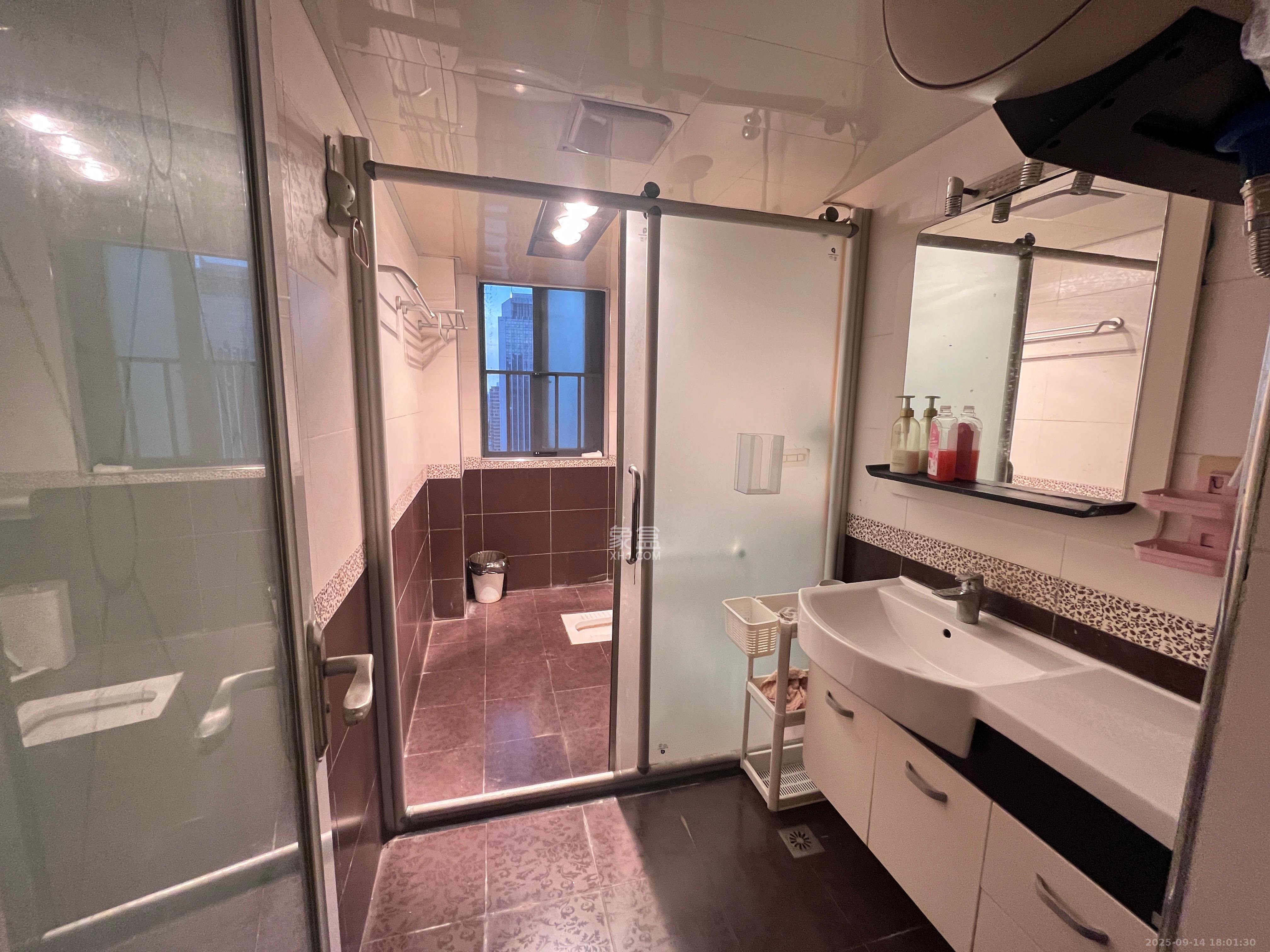 东玺门  3室2厅2卫    3200.0元/月 东玺门  3室2厅2卫    3200.0元/月室内图