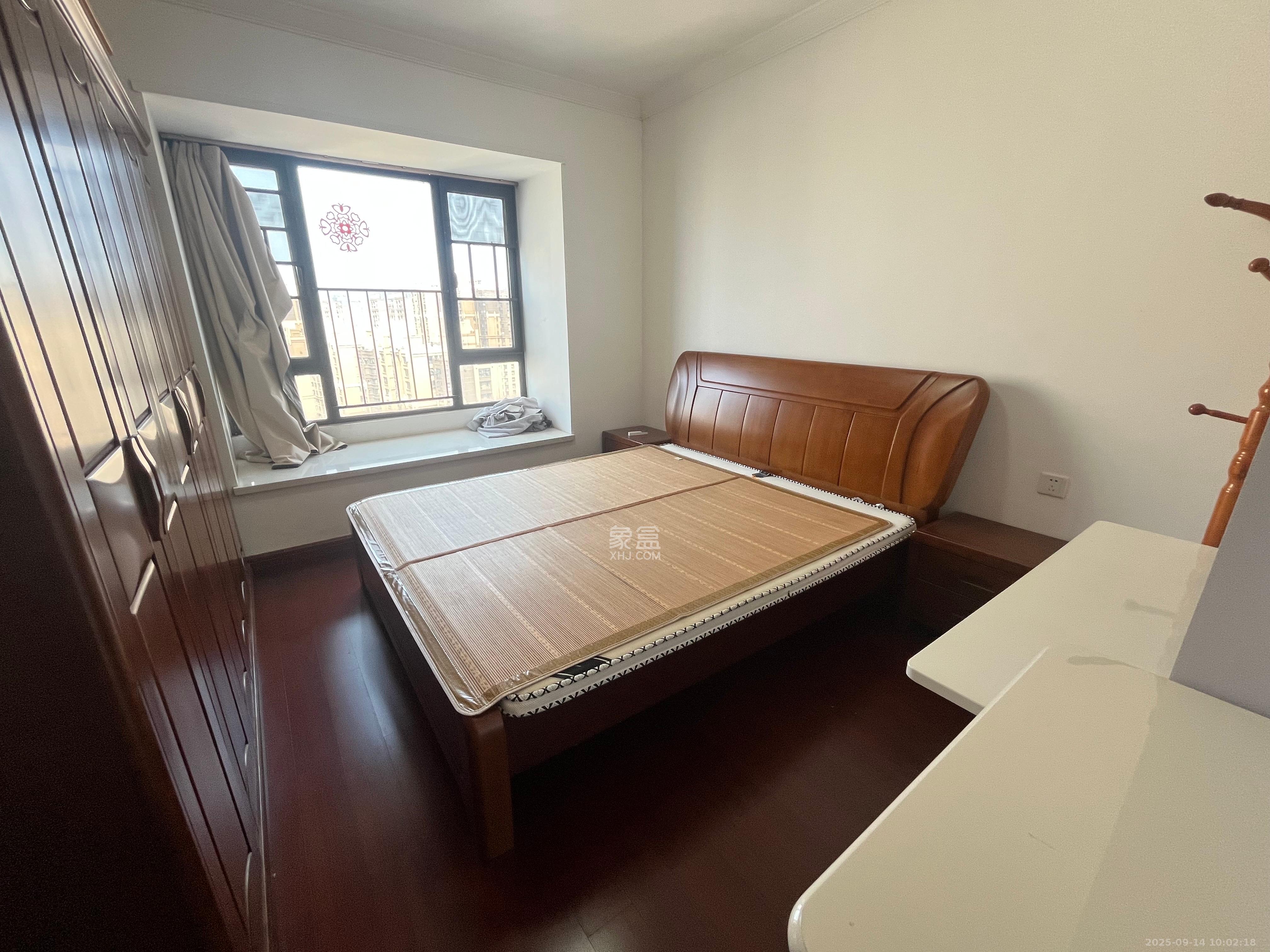 中海国际五期 3室2厅1卫 2300.0元/月 中海国际五期 3室2厅1卫 2300.0元/月室内图