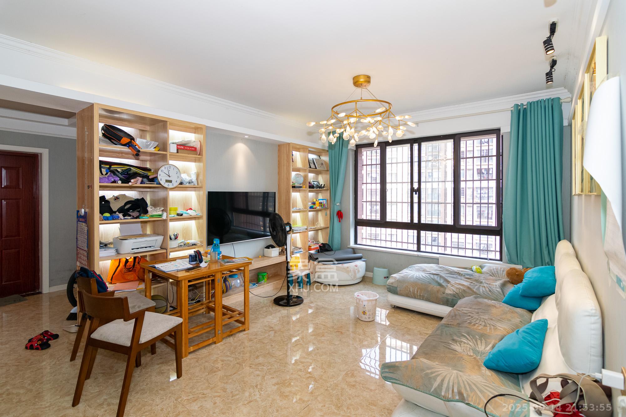 新城国际花都  3室2厅1卫    58.8万 新城国际花都  3室2厅1卫    58.8万客厅