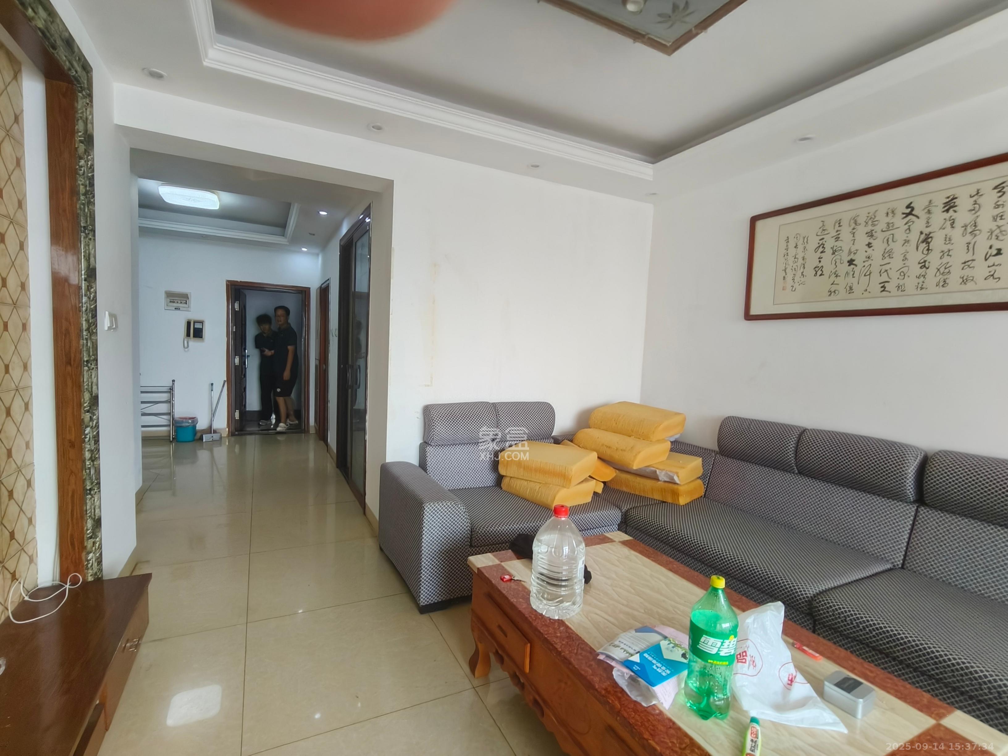 百纳广场(百纳公寓) 3室1厅1卫 3000.0元/月 百纳广场(百纳公寓) 3室1厅1卫 3000.0元/月室内图