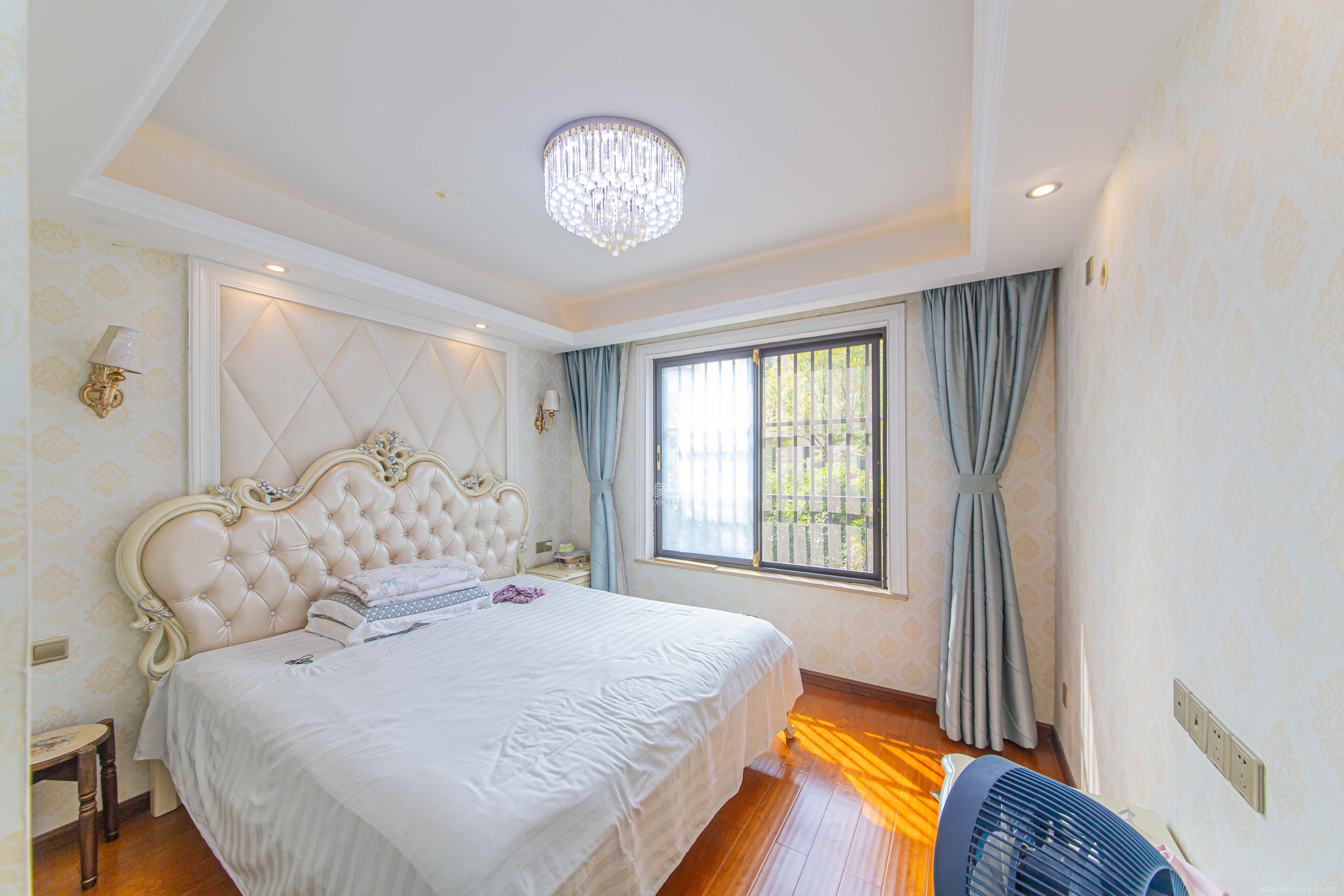 北辰中央公园A区 4室2厅1卫 130.8万 北辰中央公园A区 4室2厅1卫 130.8万卧室