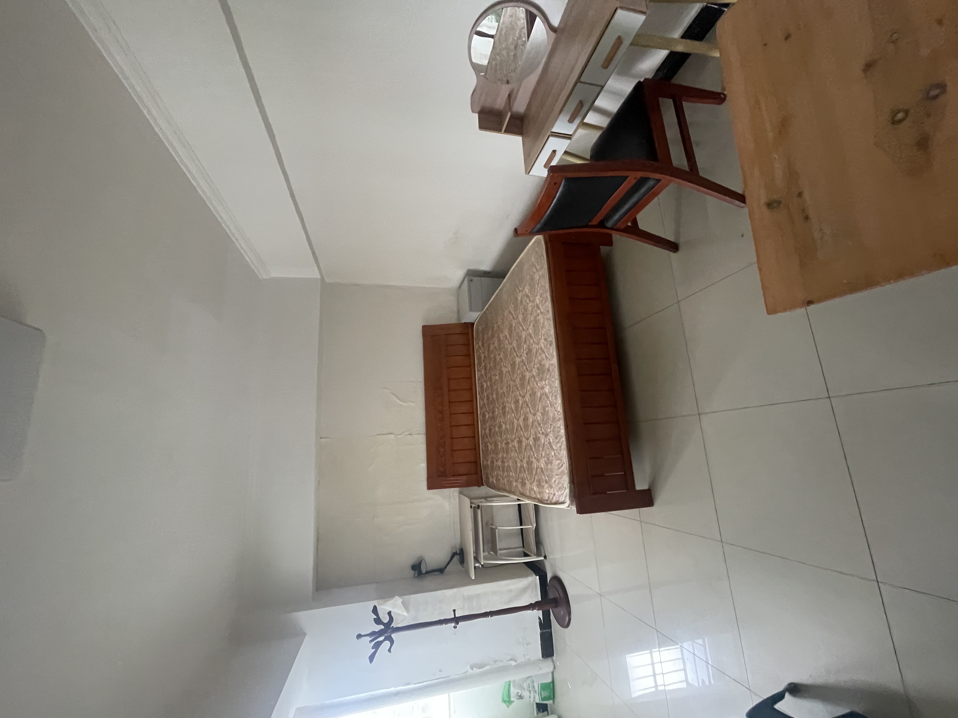 鸿华大厦 1室1厅1卫 1000.0元/月 鸿华大厦 1室1厅1卫 1000.0元/月室内图