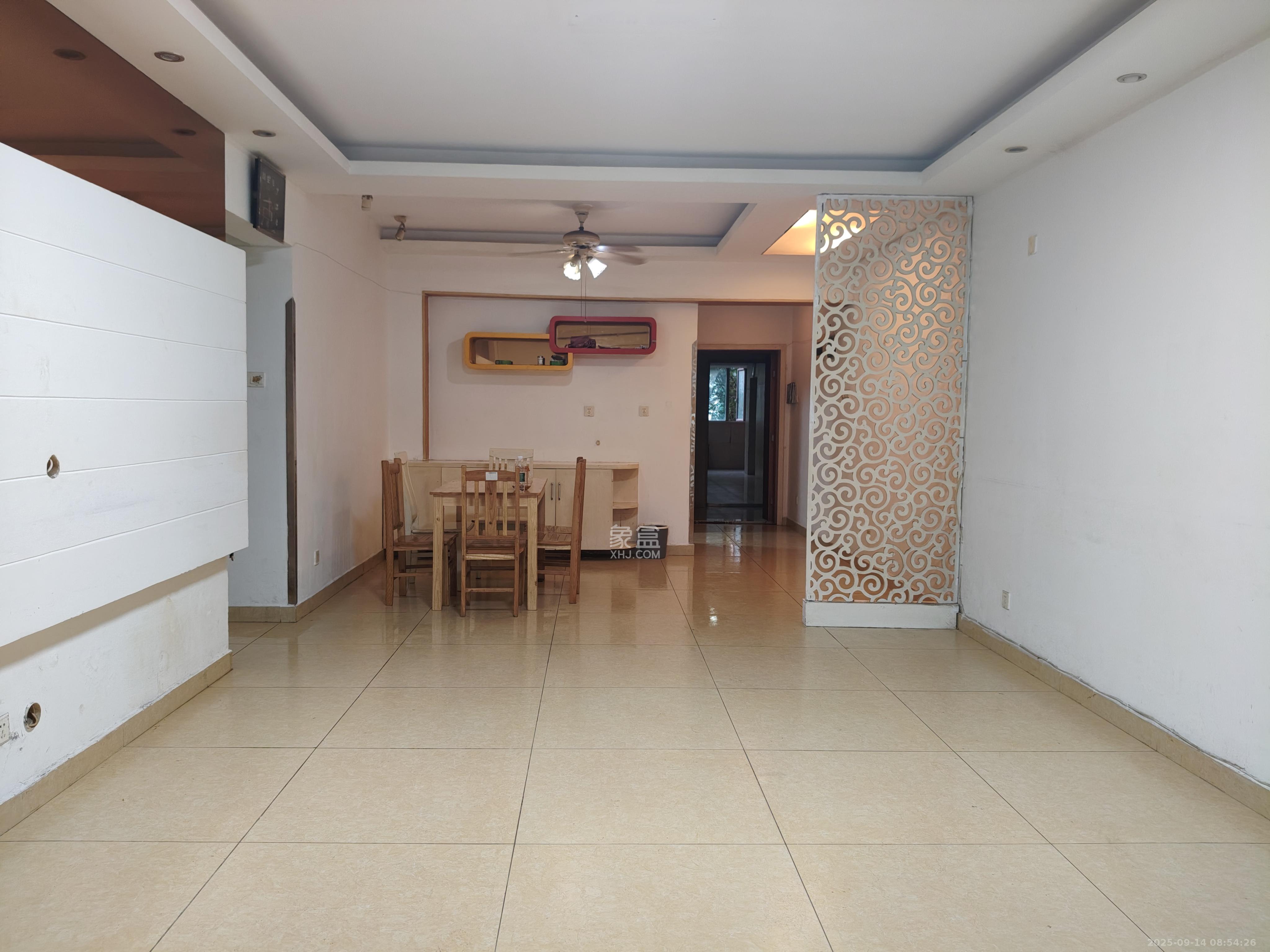 新城新世界一二三期  3室2厅1卫    2600.0元/月室内图