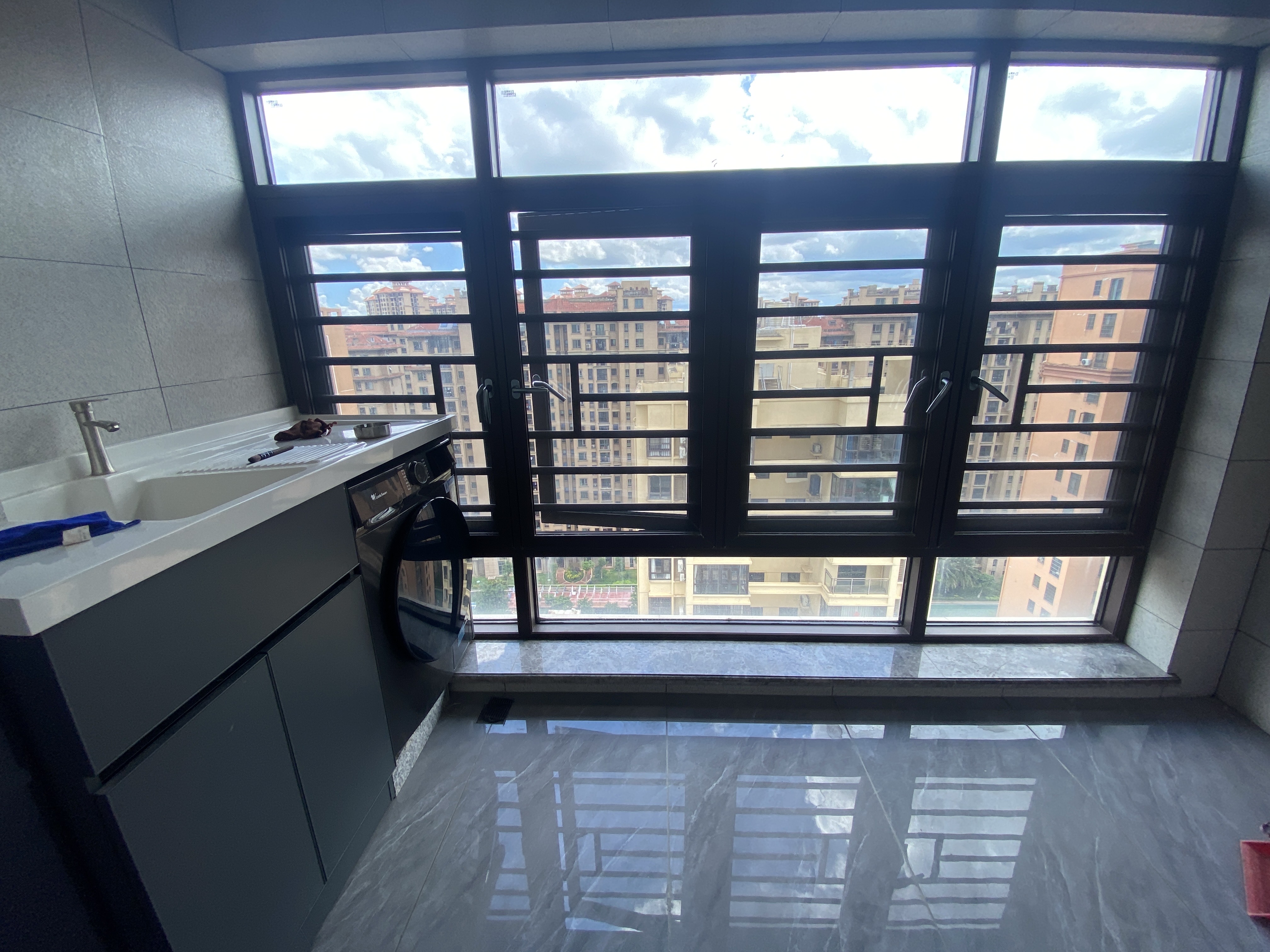 滨江名苑(滨江路) 2室1厅1卫 2200.0元/月 滨江名苑(滨江路) 2室1厅1卫 2200.0元/月室内图