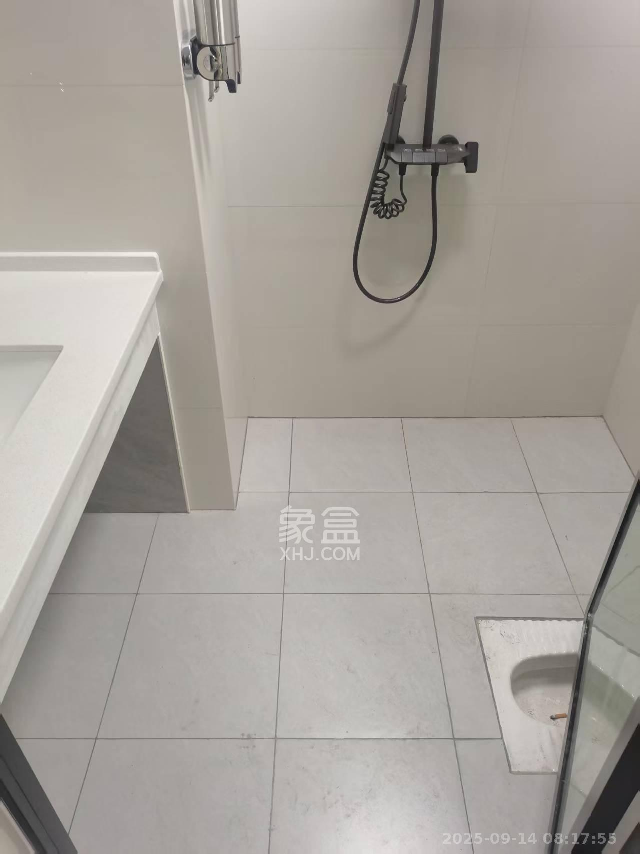 星沙算中心  1室1厅1卫    1600.0元/月室内图