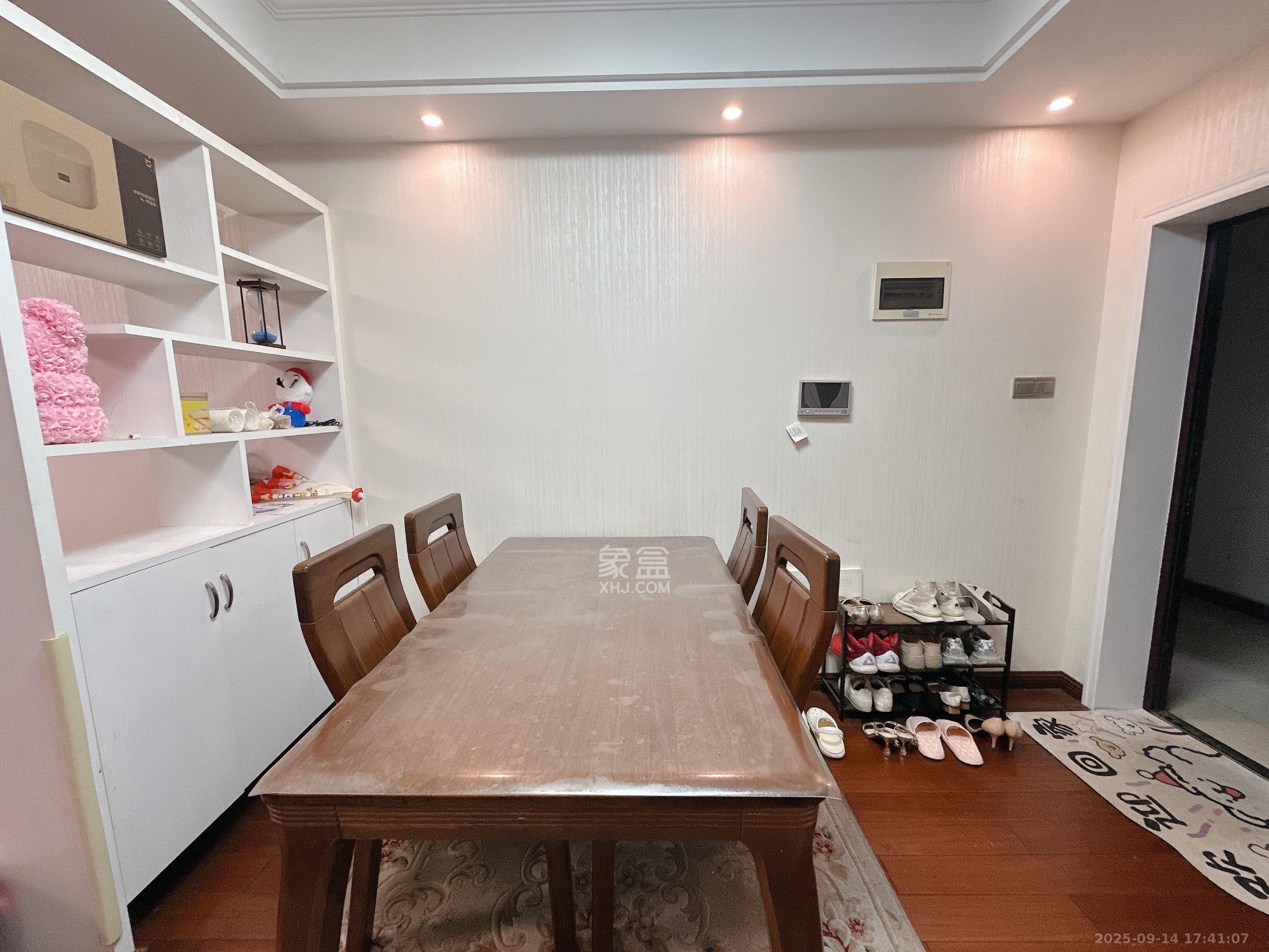 香江锦城 3室2厅1卫 4000.0元/月 香江锦城 3室2厅1卫 4000.0元/月室内图