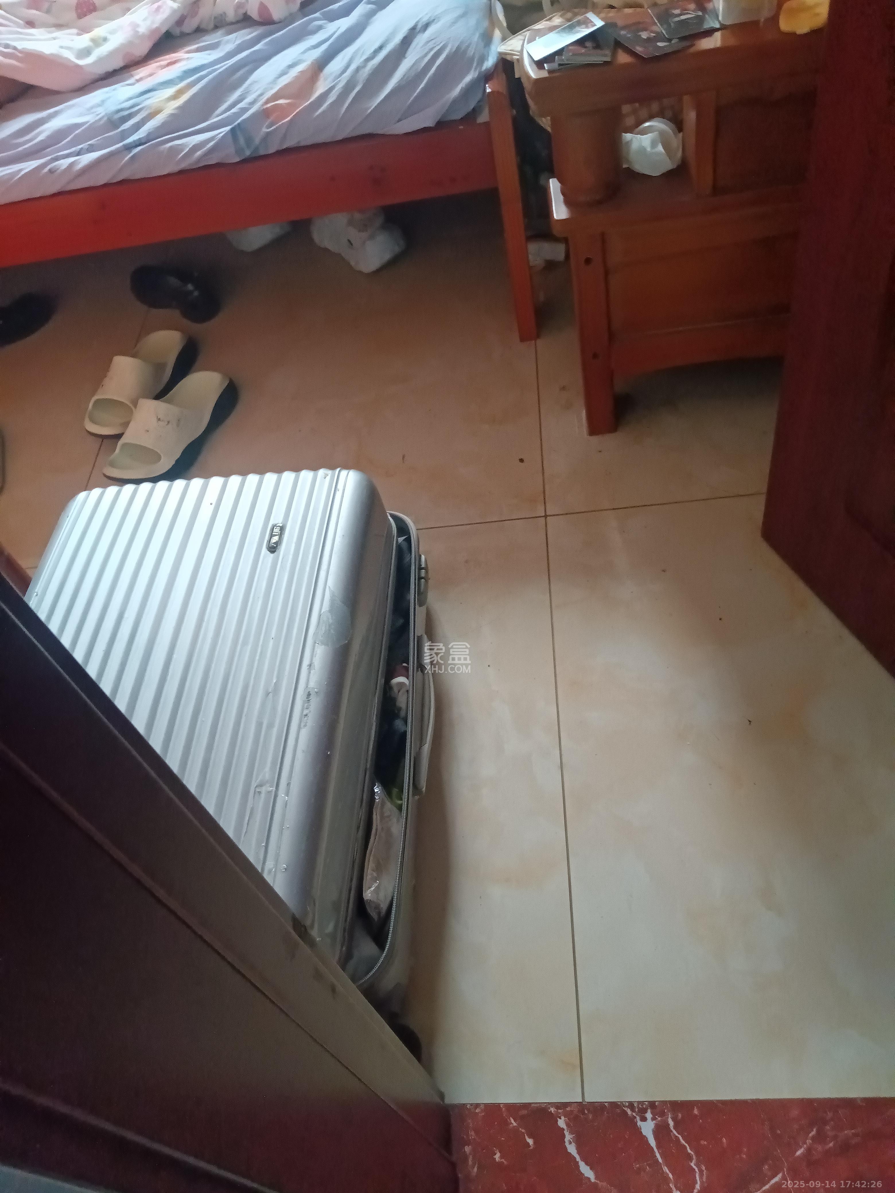 中南红领邦(红星嘉和苑) 3室2厅2卫 2300.0元/月 中南红领邦(红星嘉和苑) 3室2厅2卫 2300.0元/月室内图