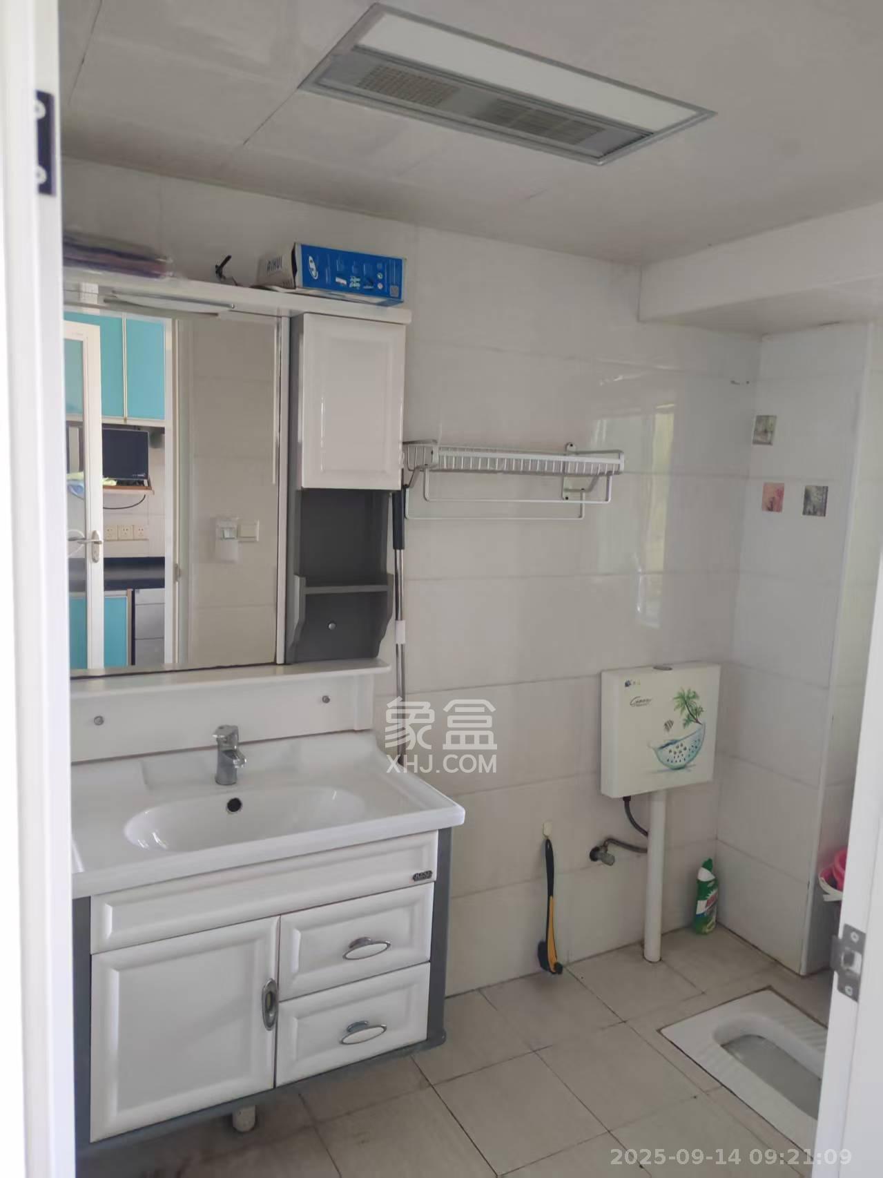 新诚小区 2室2厅1卫 2000.0元/月 新诚小区 2室2厅1卫 2000.0元/月室内图