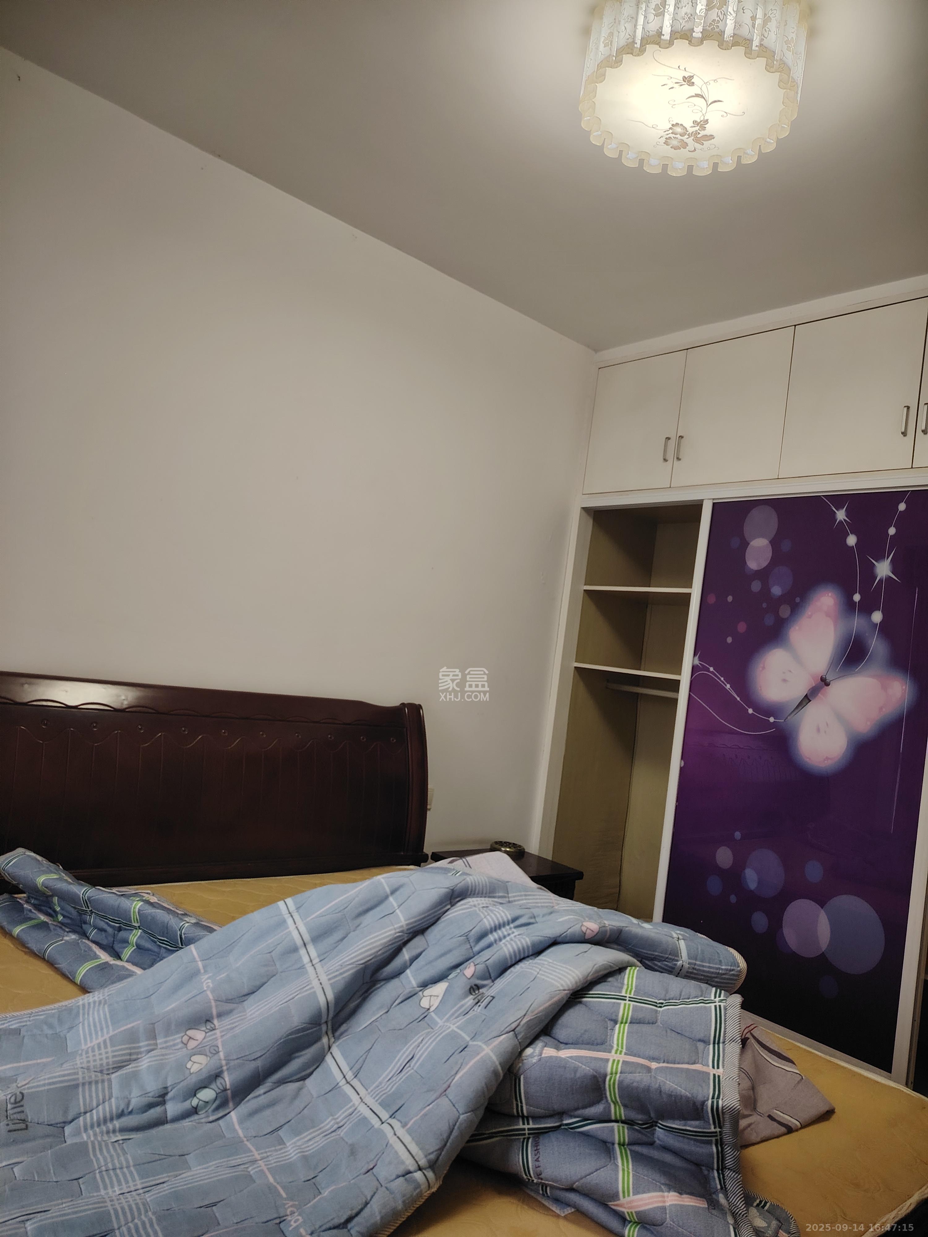 山水湾 1室2厅2卫 1350.0元/月 山水湾 1室2厅2卫 1350.0元/月室内图