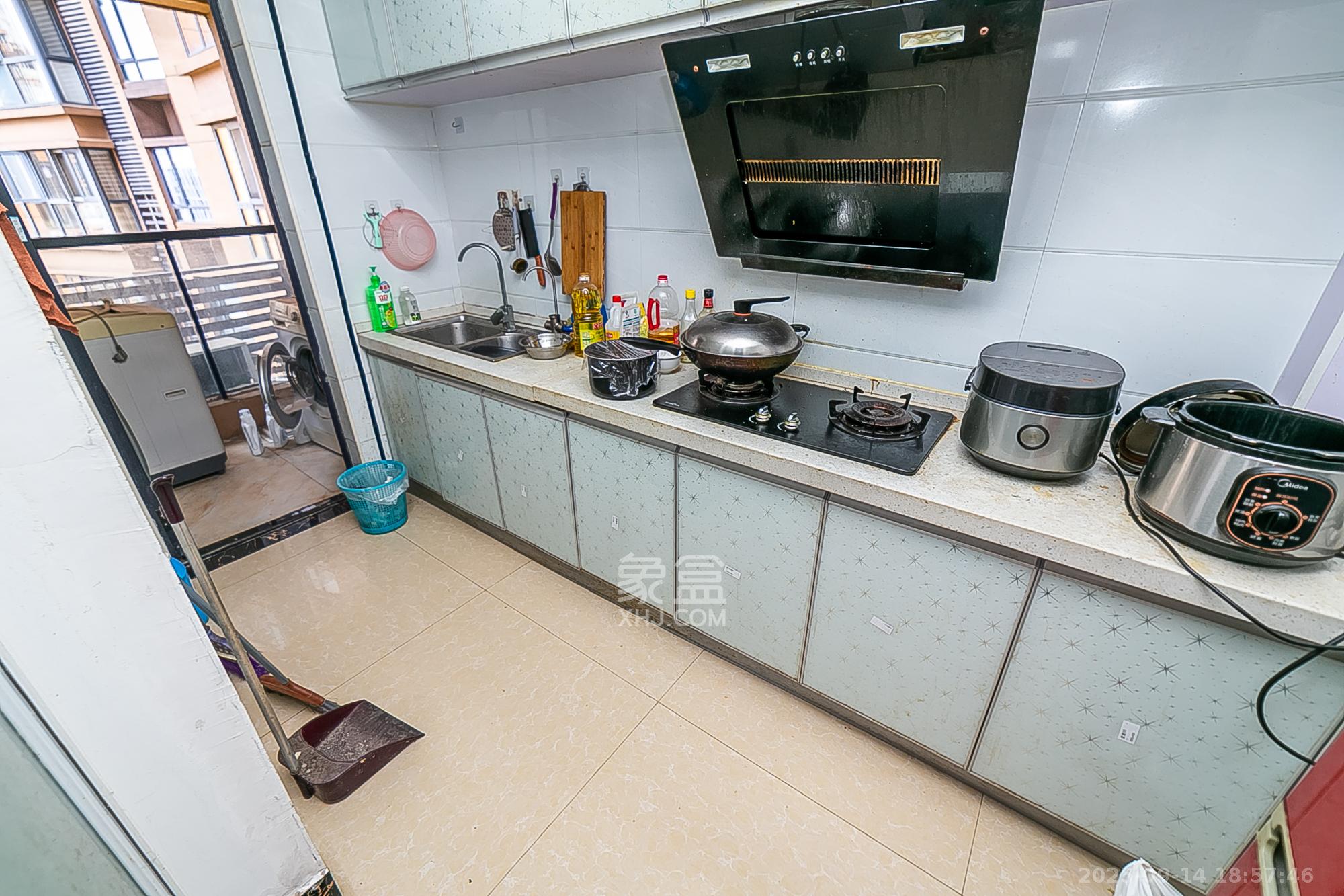 荣悦台  2室2厅1卫    132.0万 荣悦台  2室2厅1卫    132.0万厨房