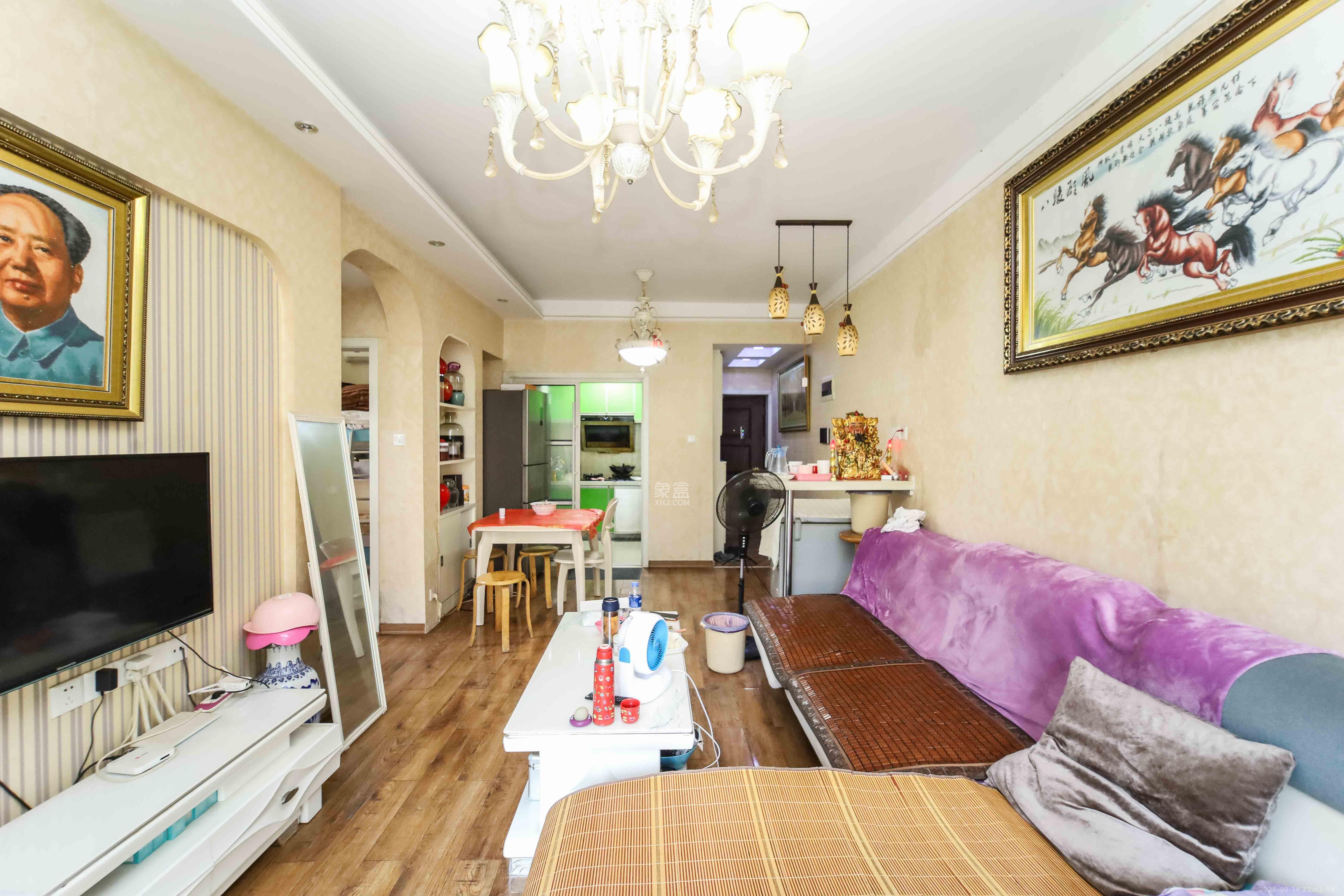 泊爱蓝湾  2室2厅1卫    70.0万 泊爱蓝湾  2室2厅1卫    70.0万客厅