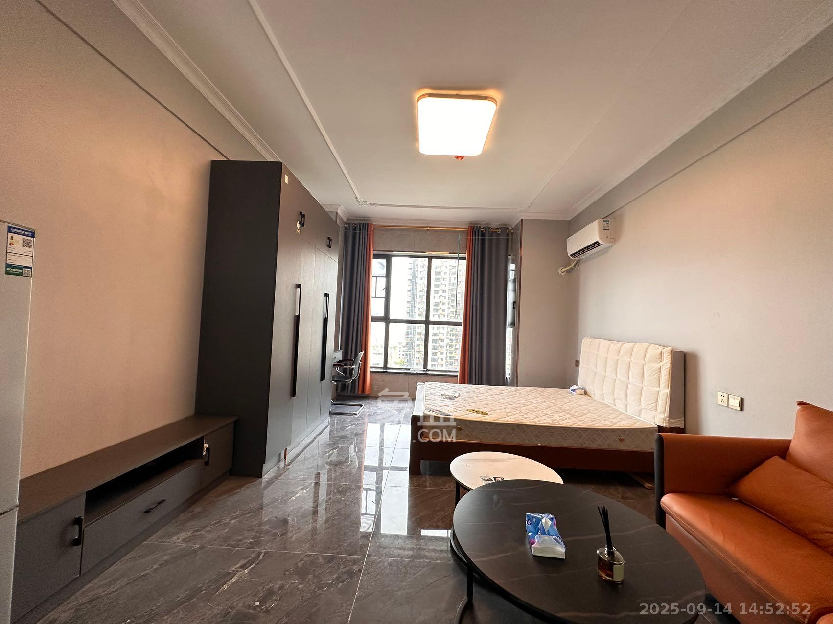 中南国际眼镜城(中伟商业中心) 1室1厅1卫 1350.0元/月 中南国际眼镜城(中伟商业中心) 1室1厅1卫 1350.0元/月室内图