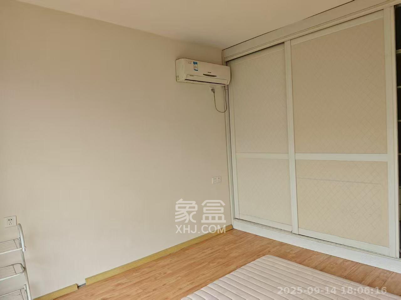 优山美地  3室2厅2卫   2300.00元/月室内图