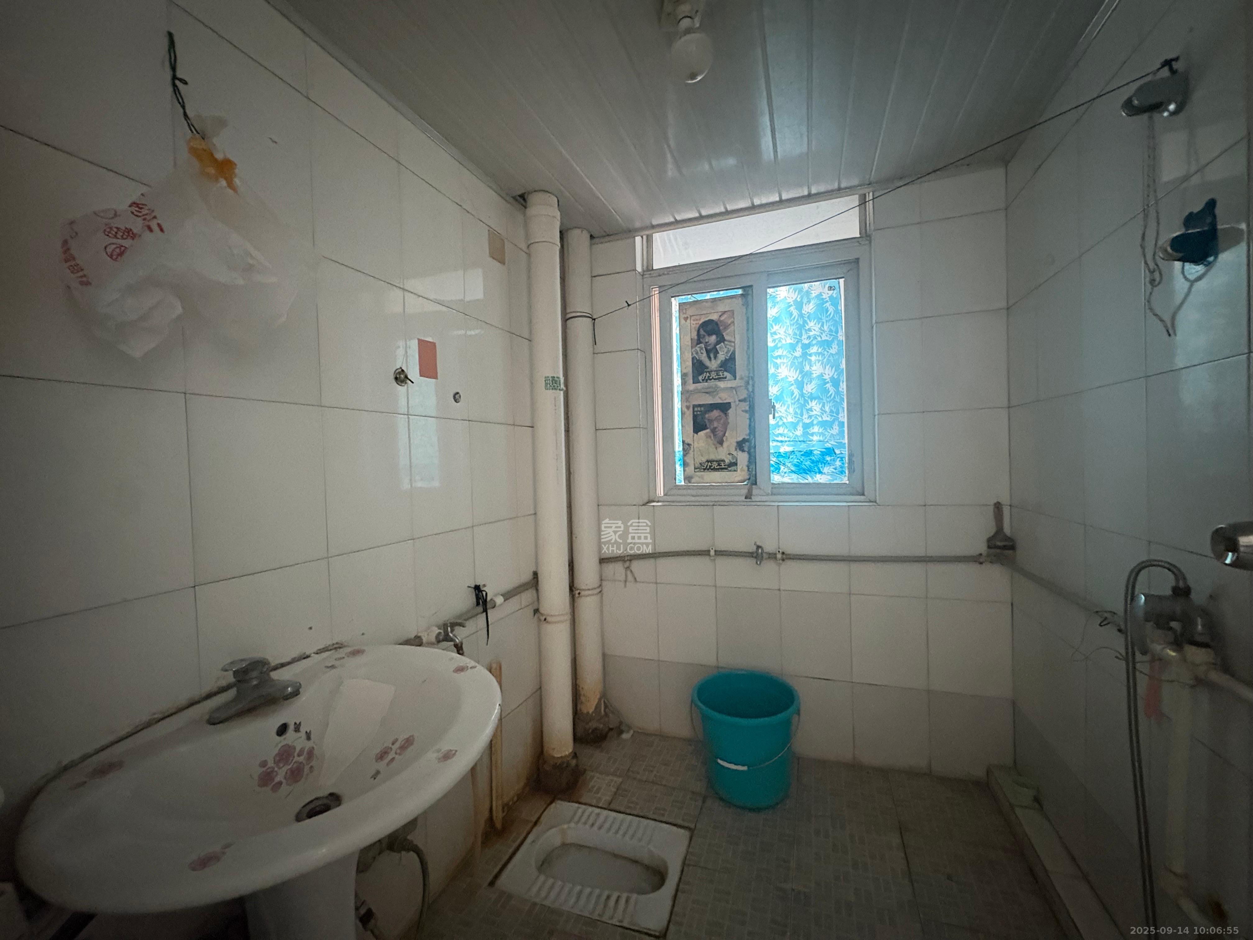 星沙教师公寓  3室2厅2卫    1600.0元/月 星沙教师公寓  3室2厅2卫    1600.0元/月室内图