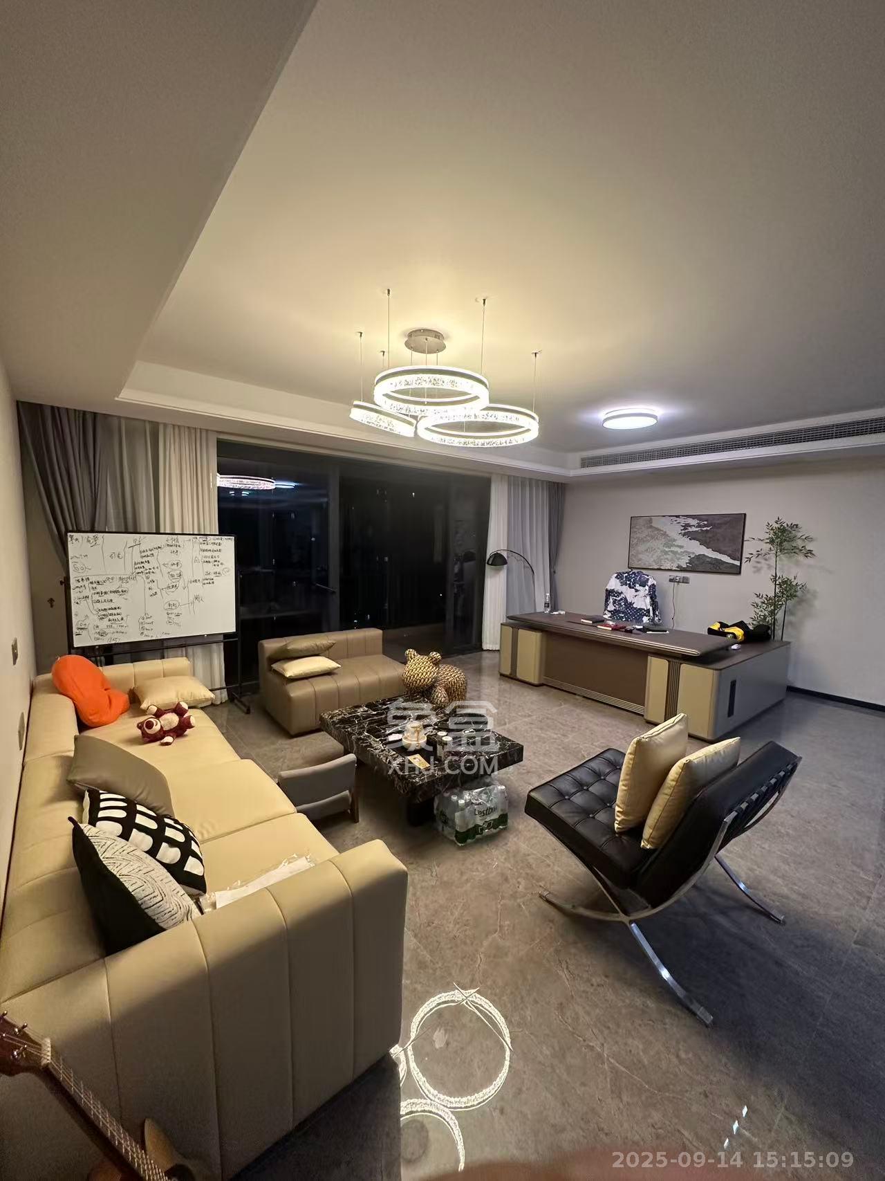 中海阅溪府  4室2厅3卫   7300.00元/月