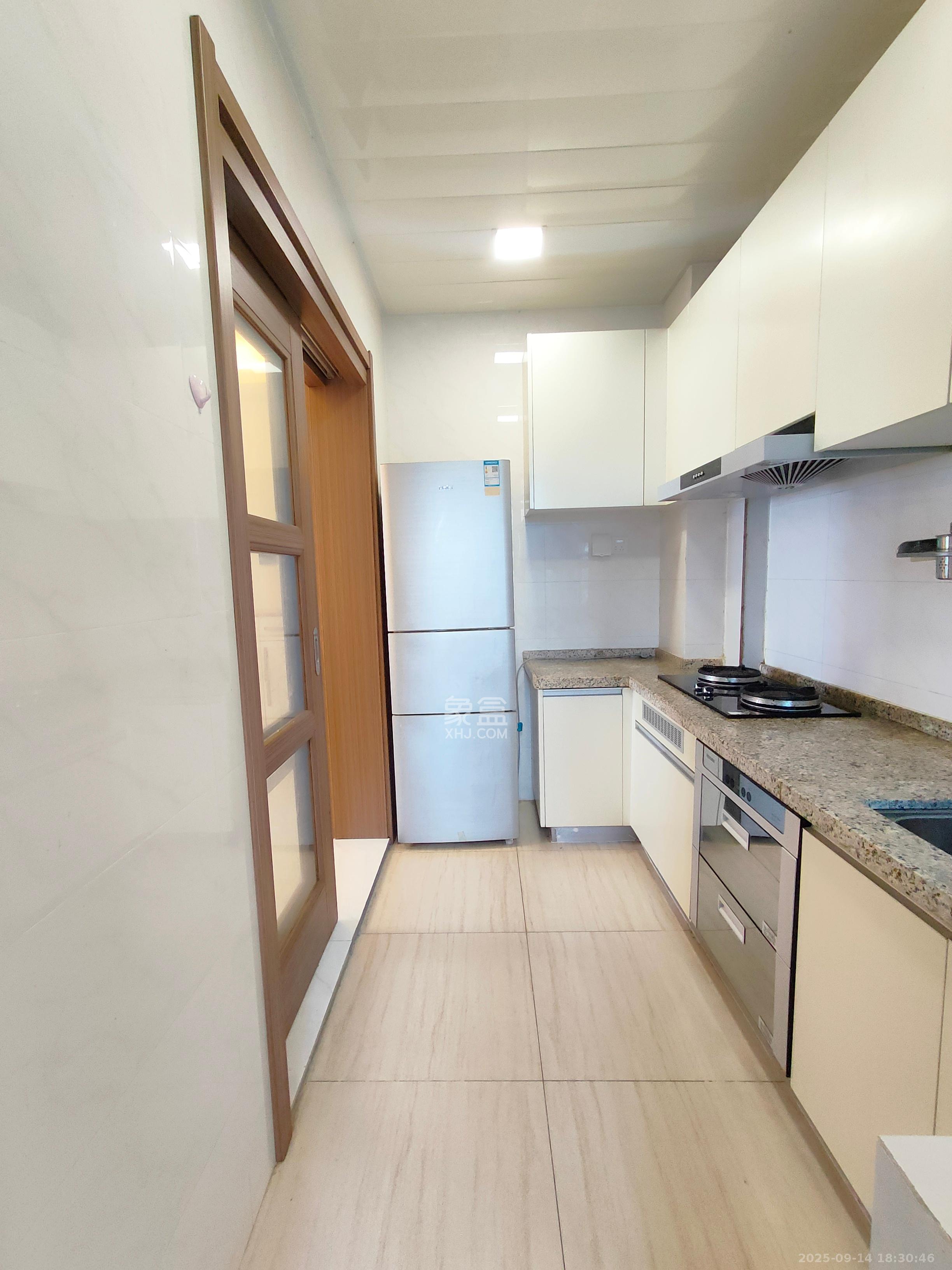 碧桂园南城首府(东宸林海)  3室2厅1卫    2600.0元/月 碧桂园南城首府(东宸林海)  3室2厅1卫    2600.0元/月室内图