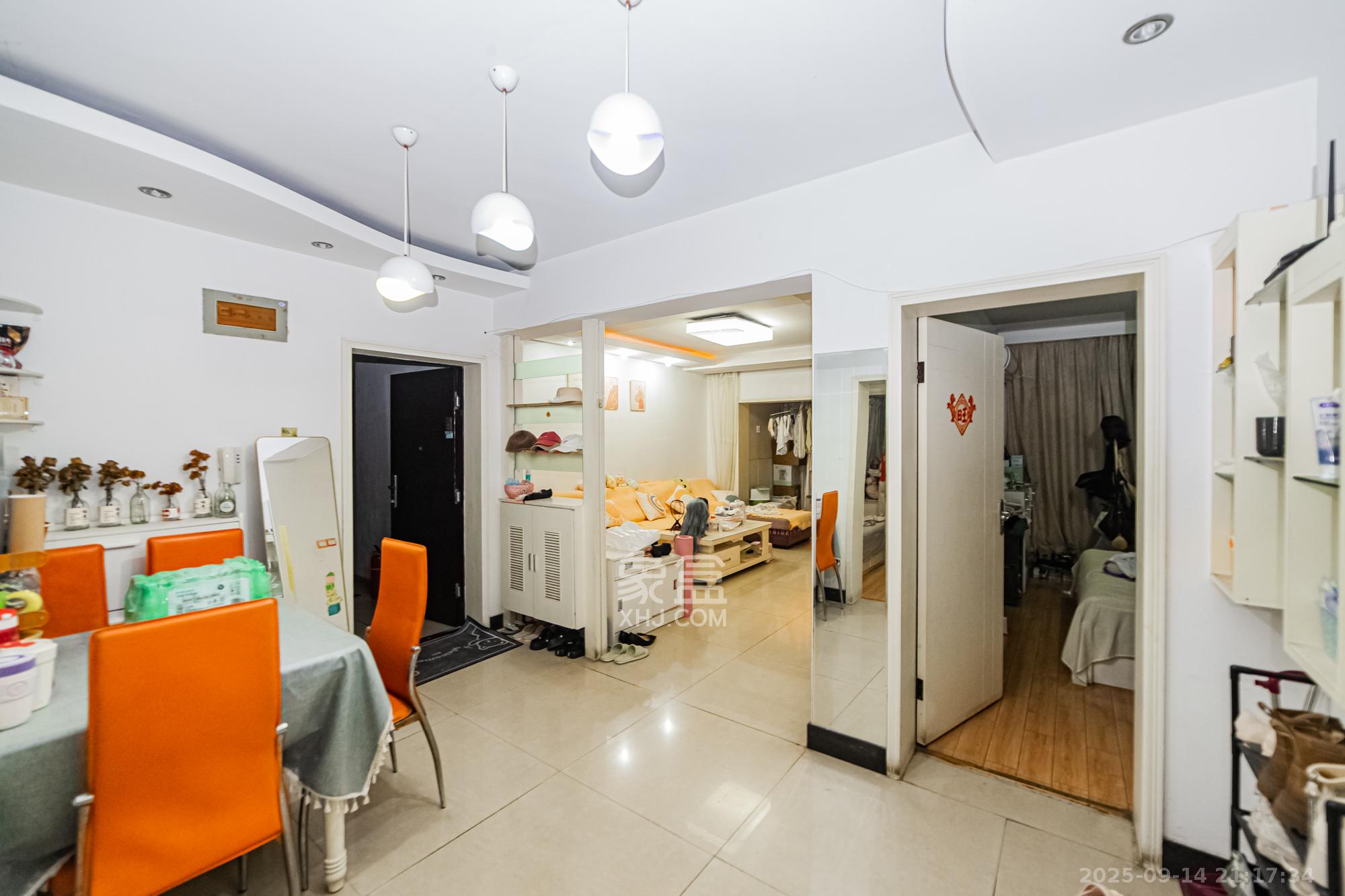 景香苑  2室2厅1卫    48.0万 景香苑  2室2厅1卫    48.0万客厅