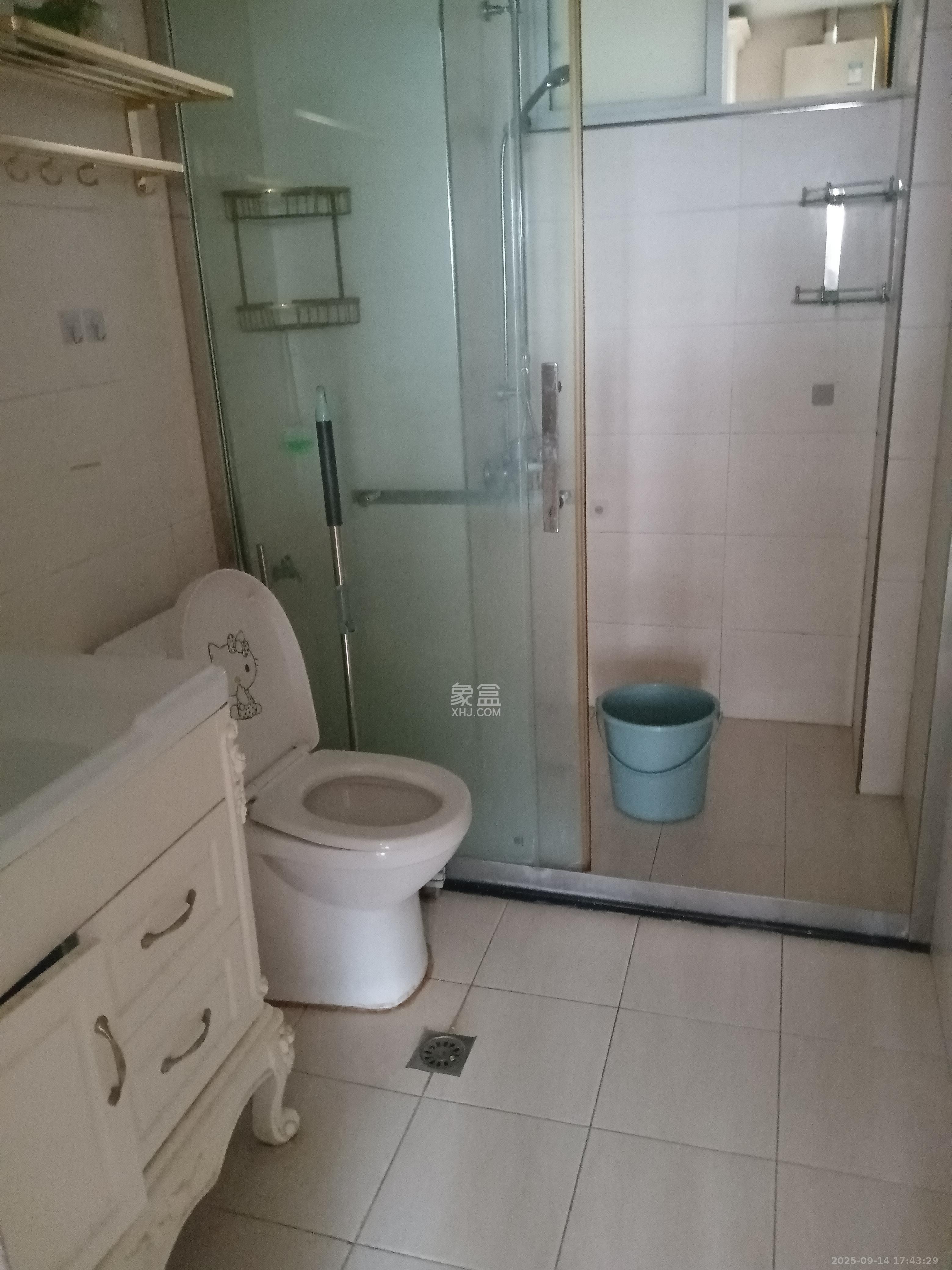 中南红领邦（红星嘉和苑）  3室2厅2卫    2300.0元/月室内图