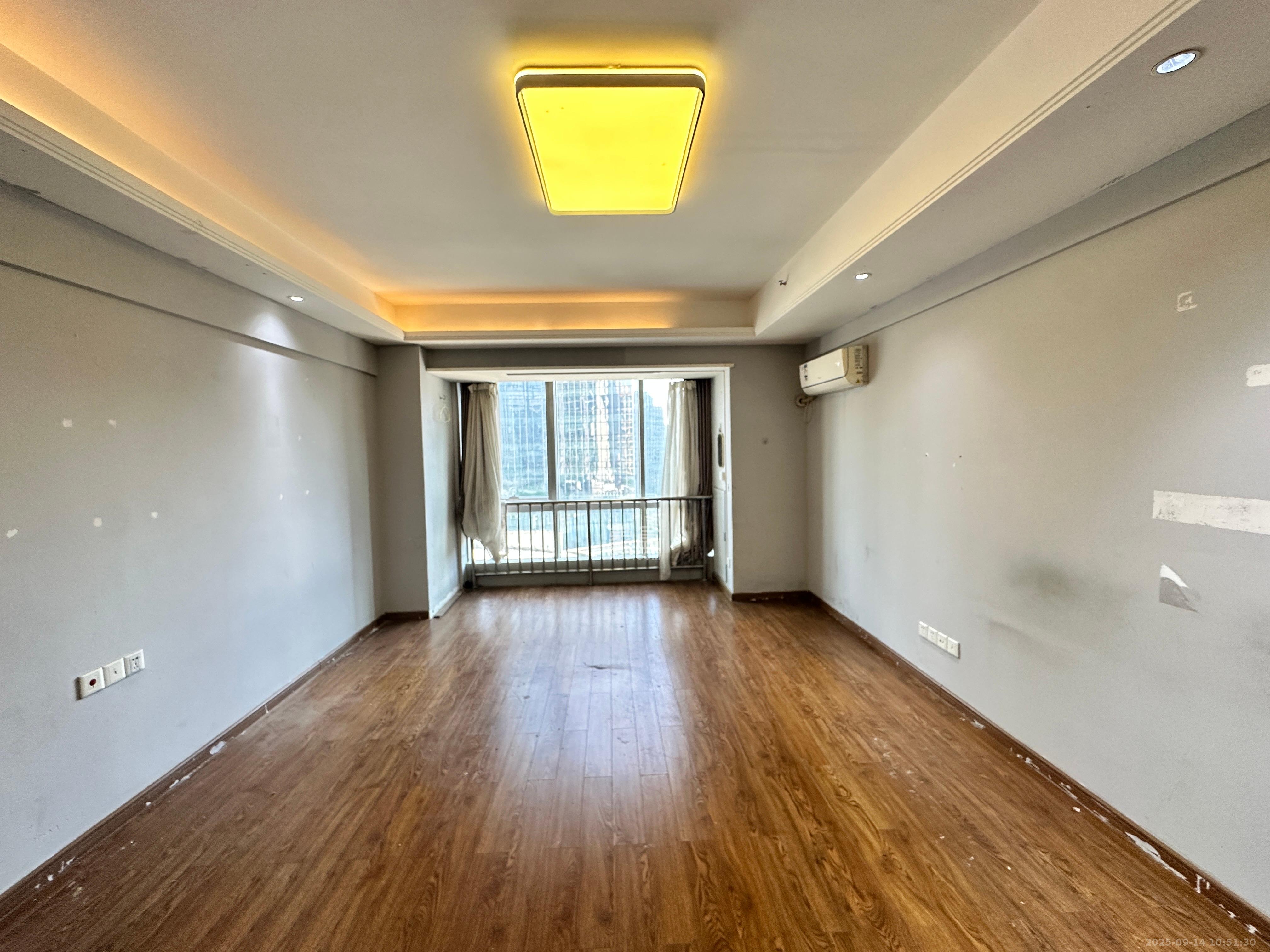 德思勤城市广场（宝格丽公寓）  1室1厅1卫    2200.0元/月室内图