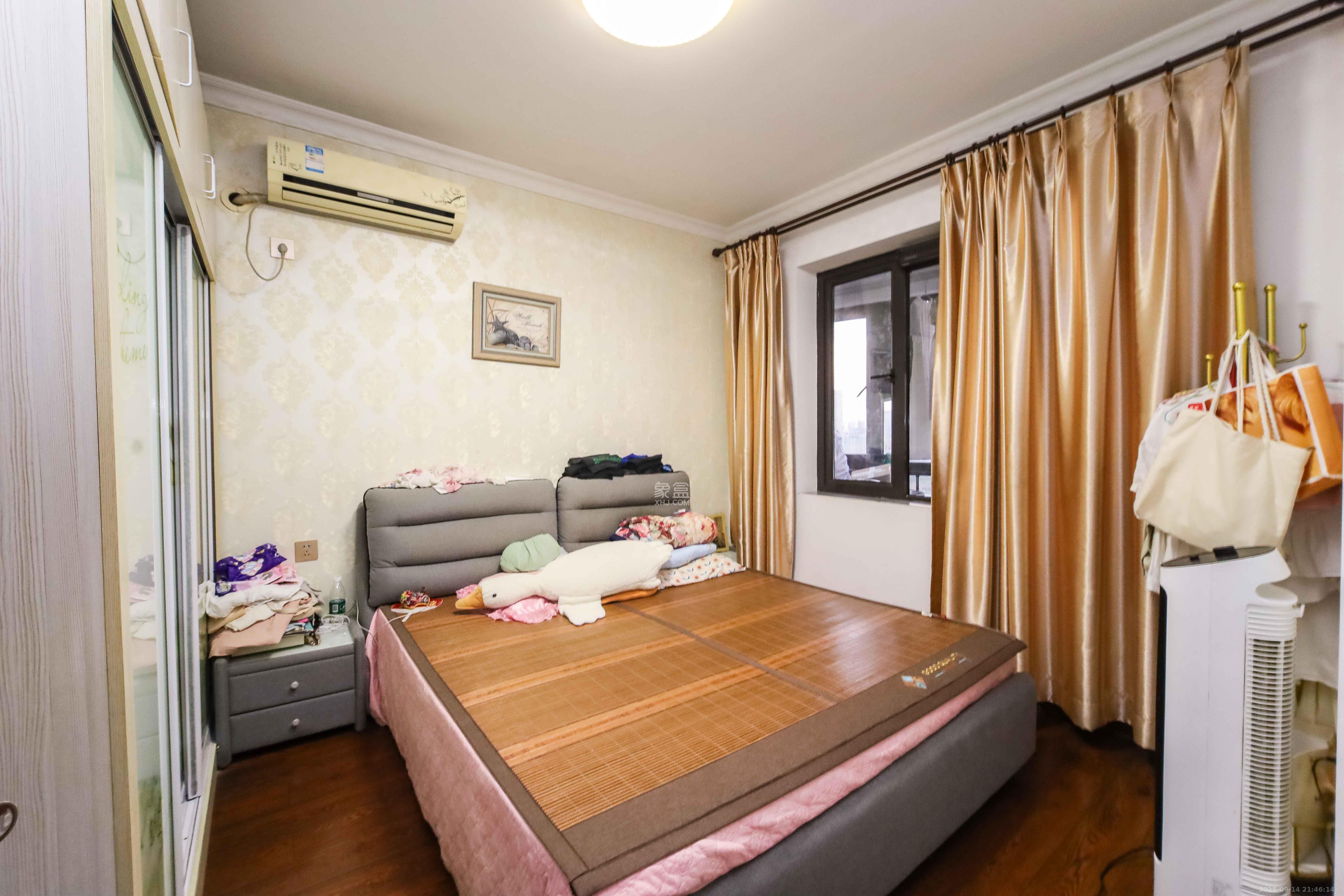 上东辛顿公寓  3室2厅1卫    65.0万卧室