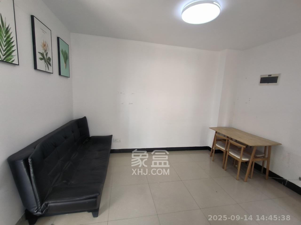 山水庭院  1室1厅1卫    1350.0元/月室内图