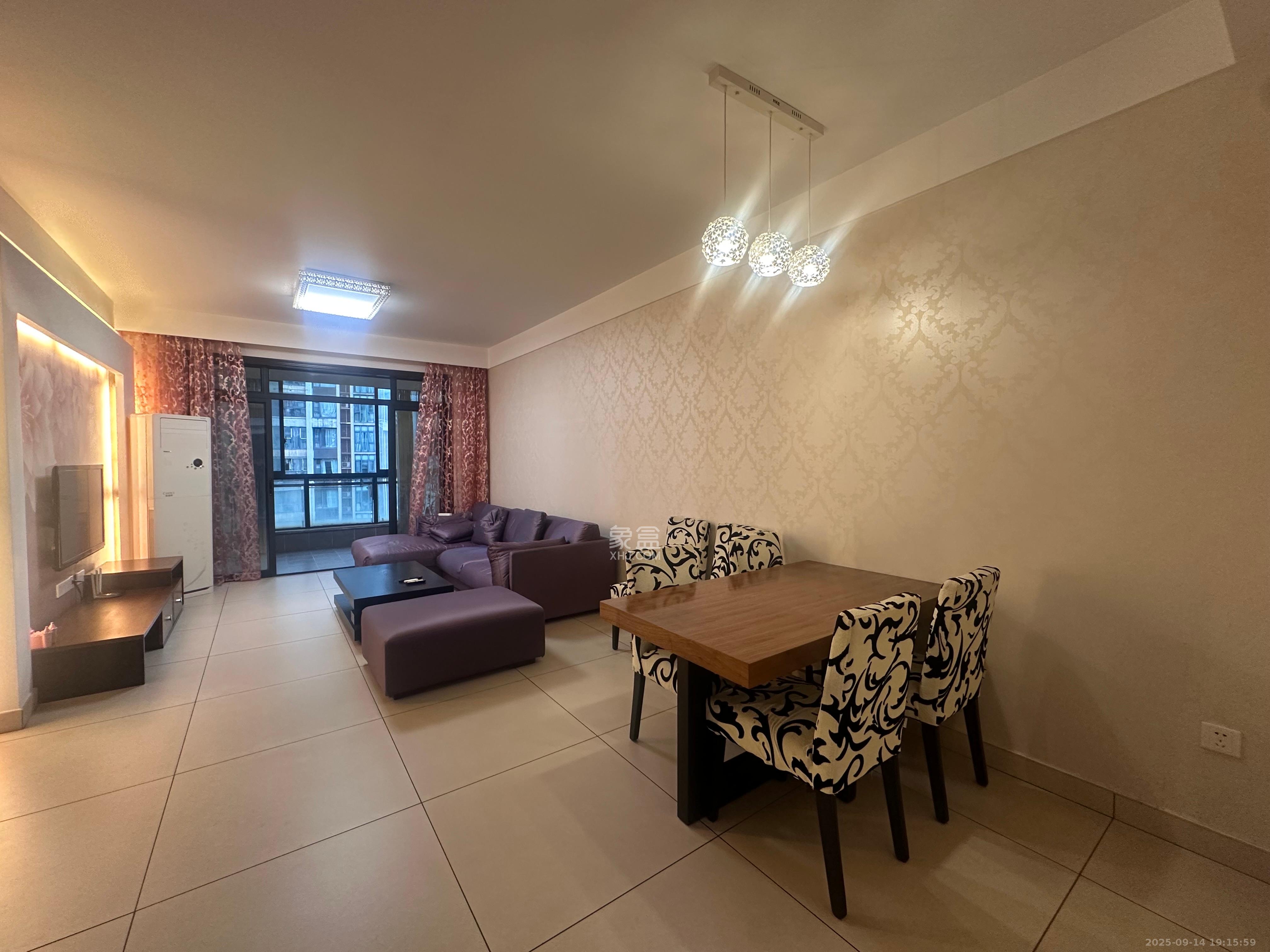 藏珑湖上国际花园 2室2厅1卫 2800.0元/月 藏珑湖上国际花园 2室2厅1卫 2800.0元/月室内图