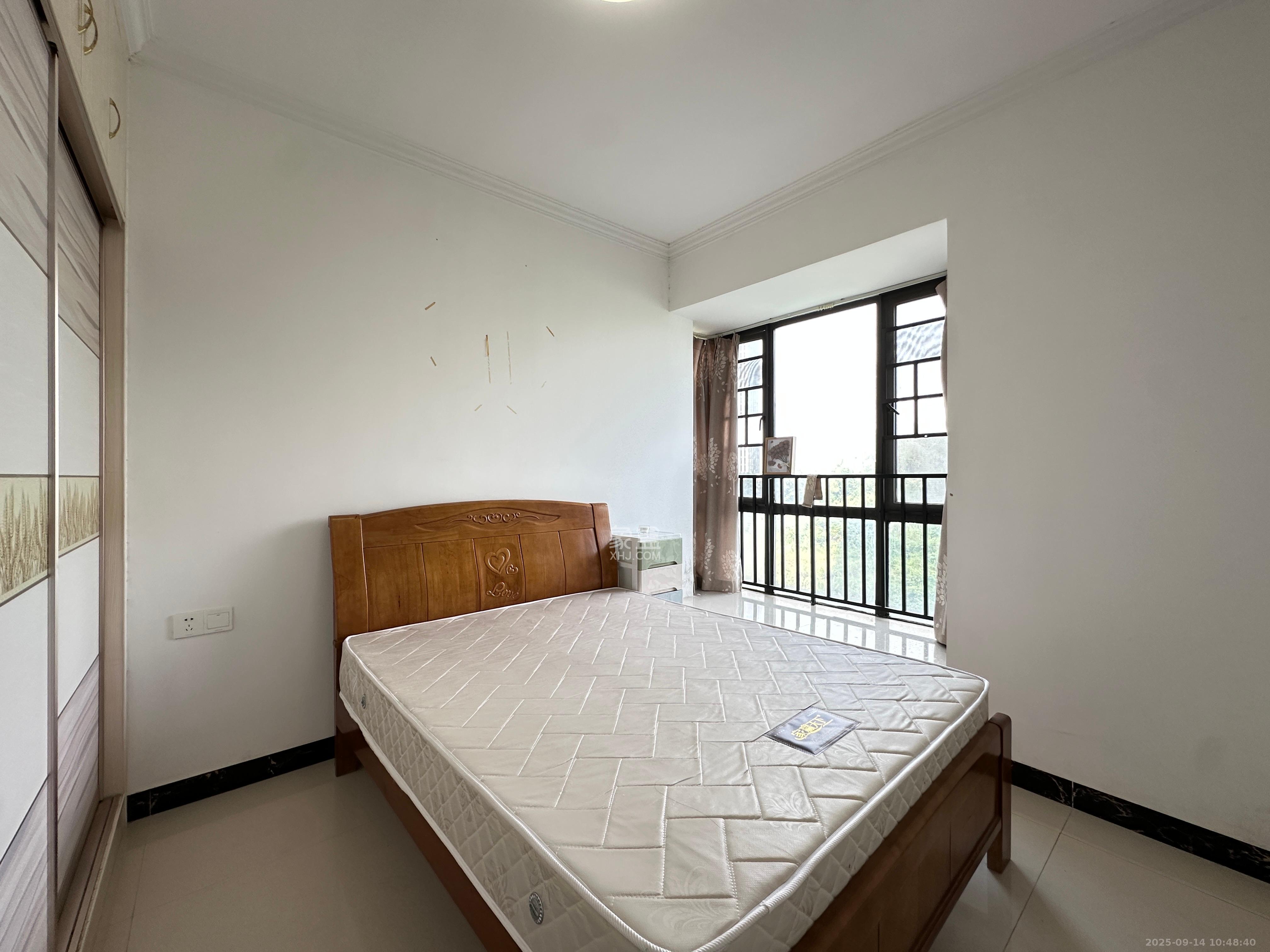 湖南报业文化城（米地亚家园）  4室2厅2卫    2000.0元/月室内图