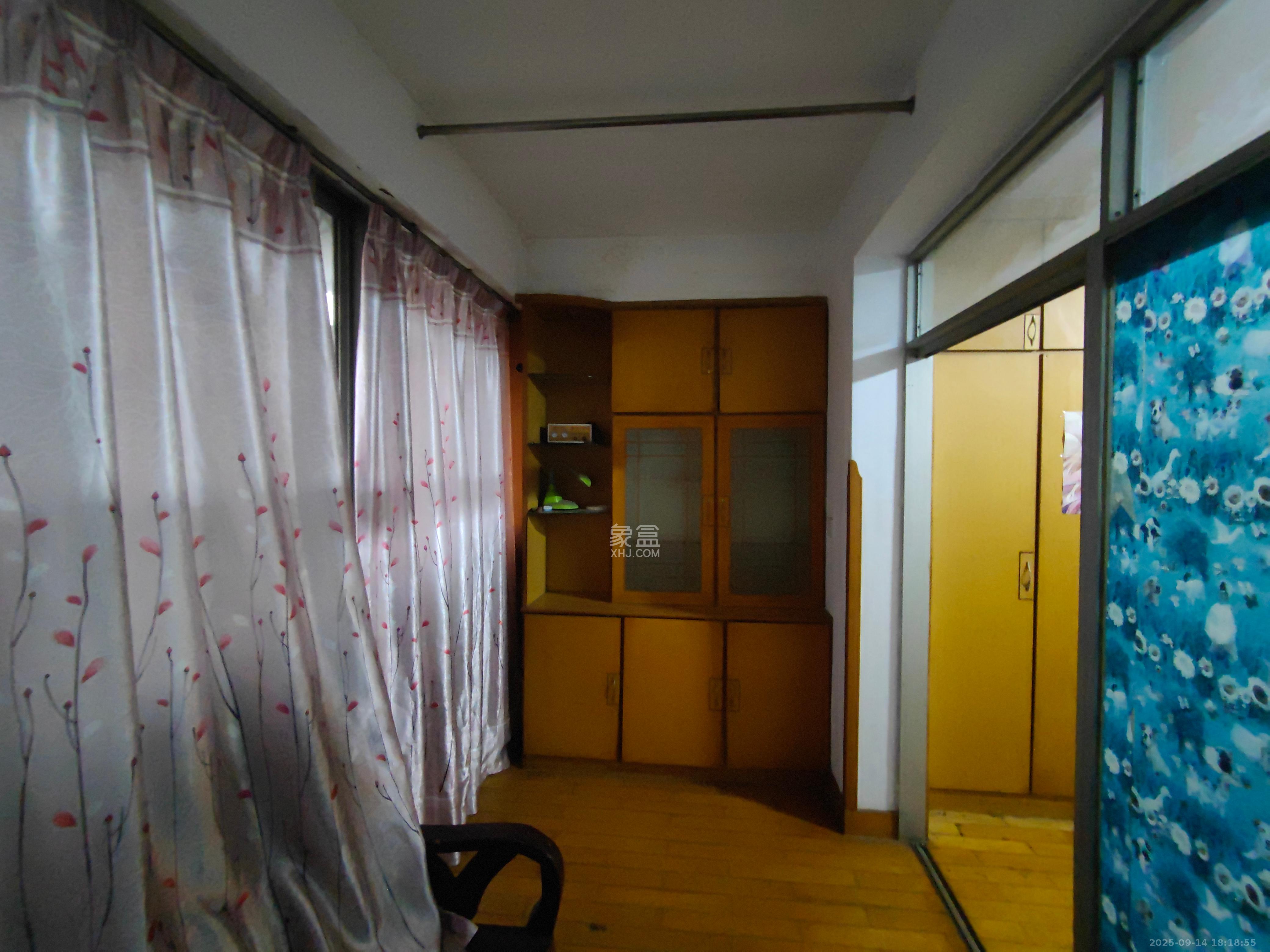 白云社区  2室2厅2卫    1200.0元/月室内图