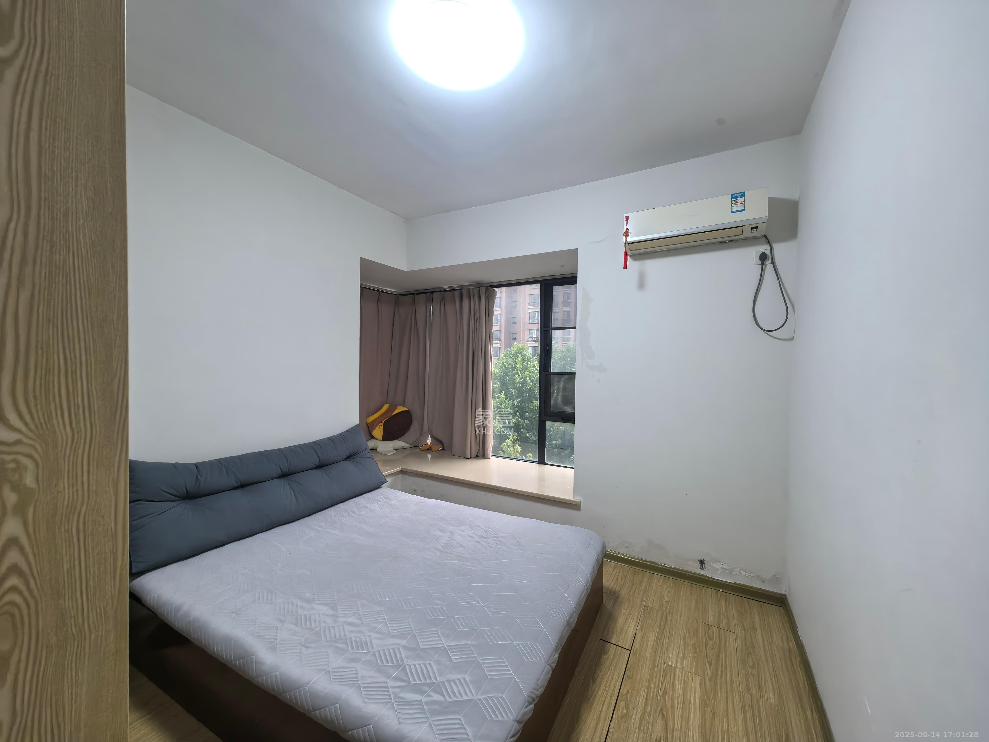 蓝山郡  3室2厅1卫    1600.0元/月室内图