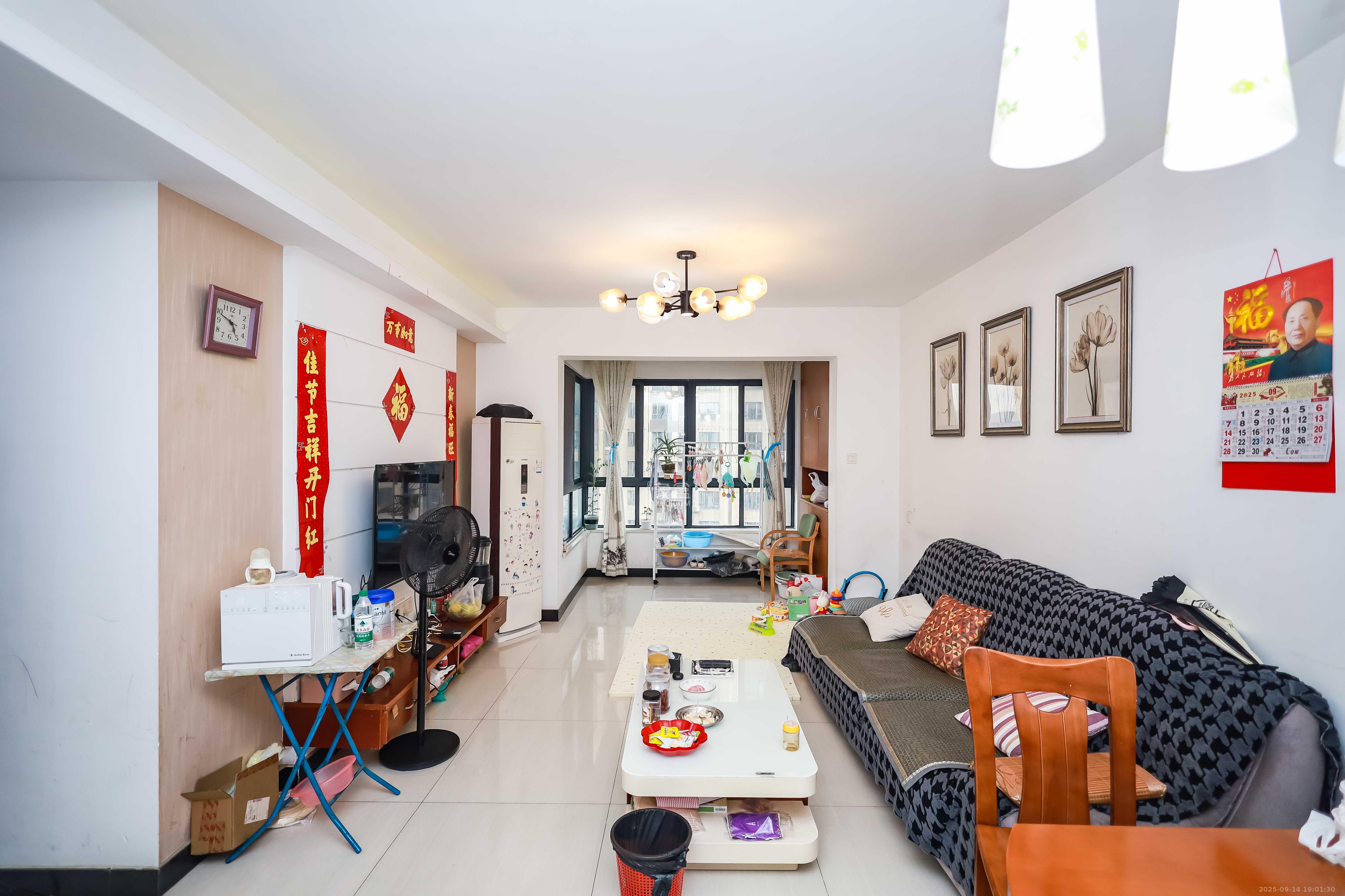 长房时代城 3室2厅1卫 80.0万 长房时代城 3室2厅1卫 80.0万客厅