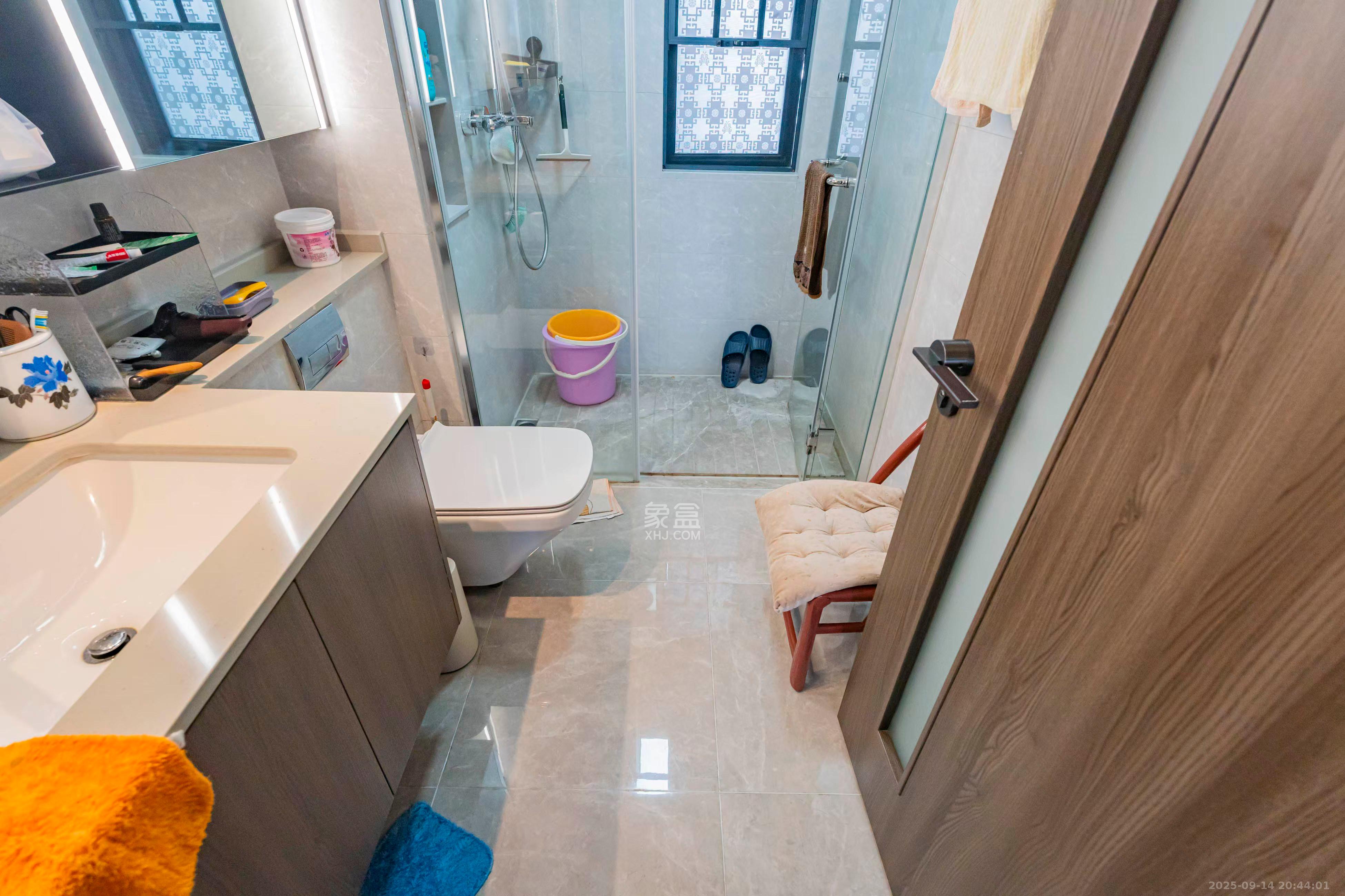 金源府  3室2厅2卫    180.0万 金源府  3室2厅2卫    180.0万卫生间