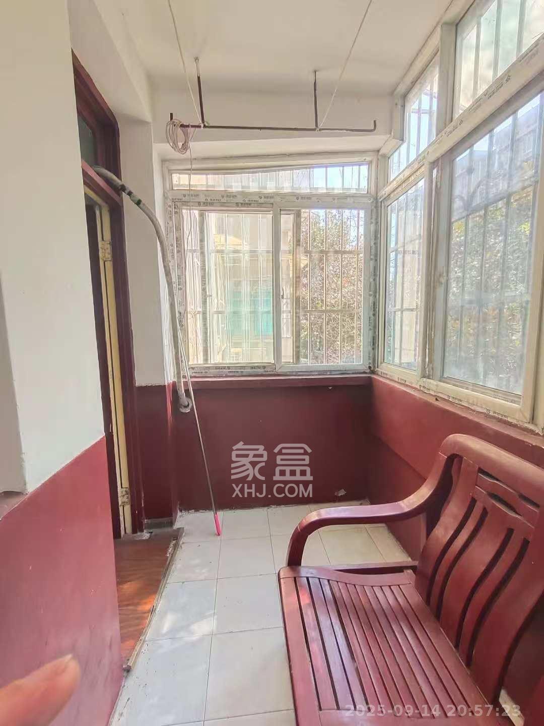 韭菜园 1室0厅0卫 2000.0元/月 韭菜园 1室0厅0卫 2000.0元/月室内图