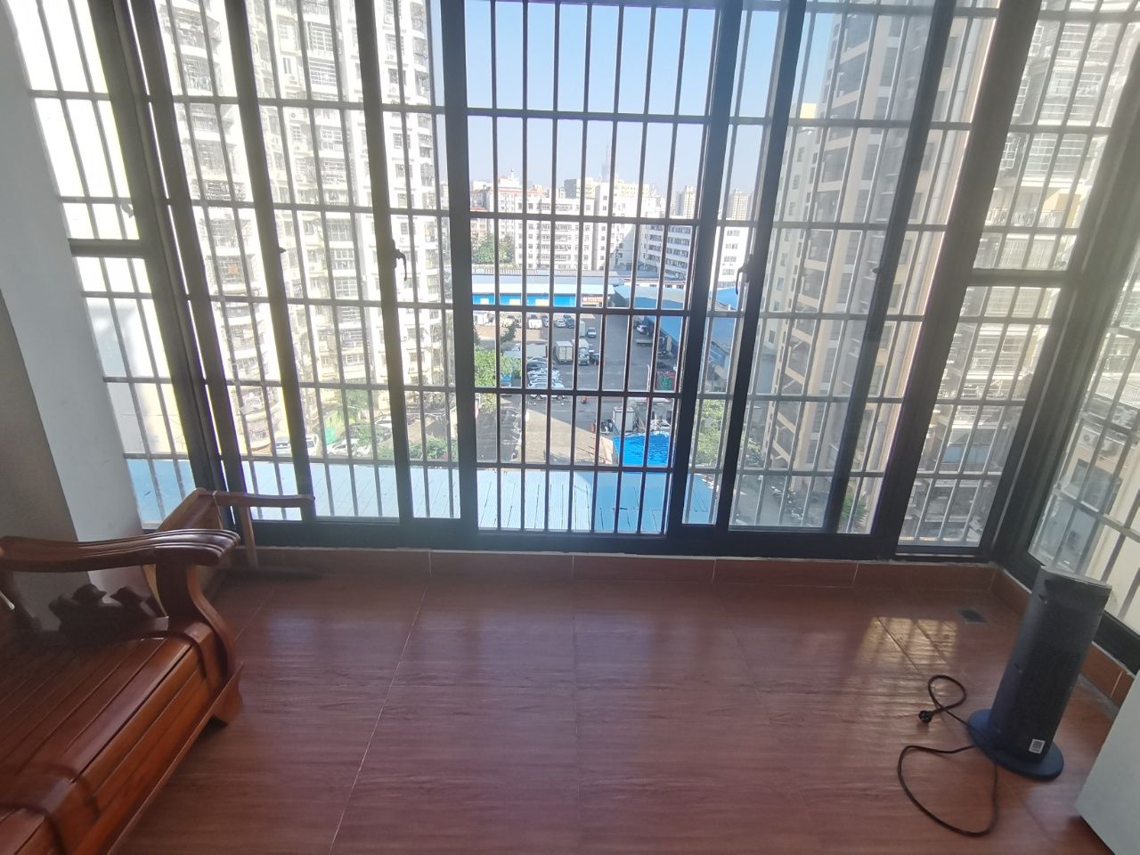 盛世一品 3室2厅1卫 2400.0元/月 盛世一品 3室2厅1卫 2400.0元/月室内图