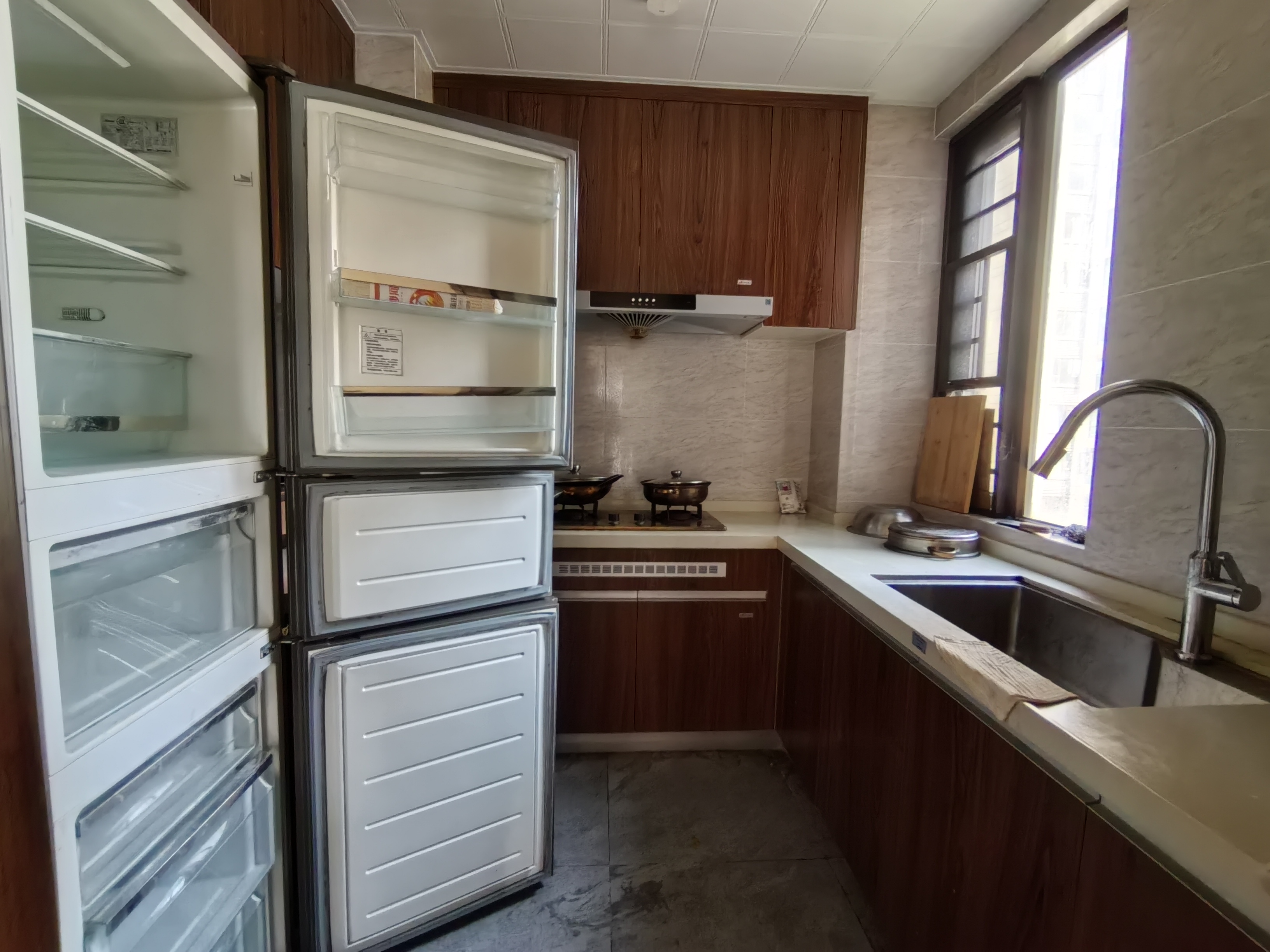 碧桂园翘楚棠  4室2厅2卫    2000.0元/月室内图