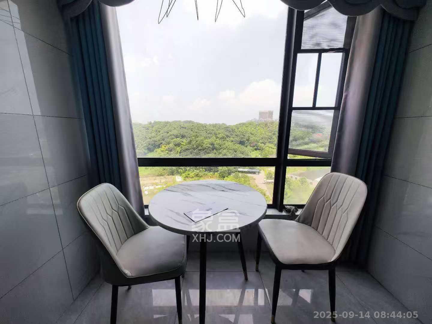 天麓轻奢国际  2室1厅1卫    1800.0元/月室内图