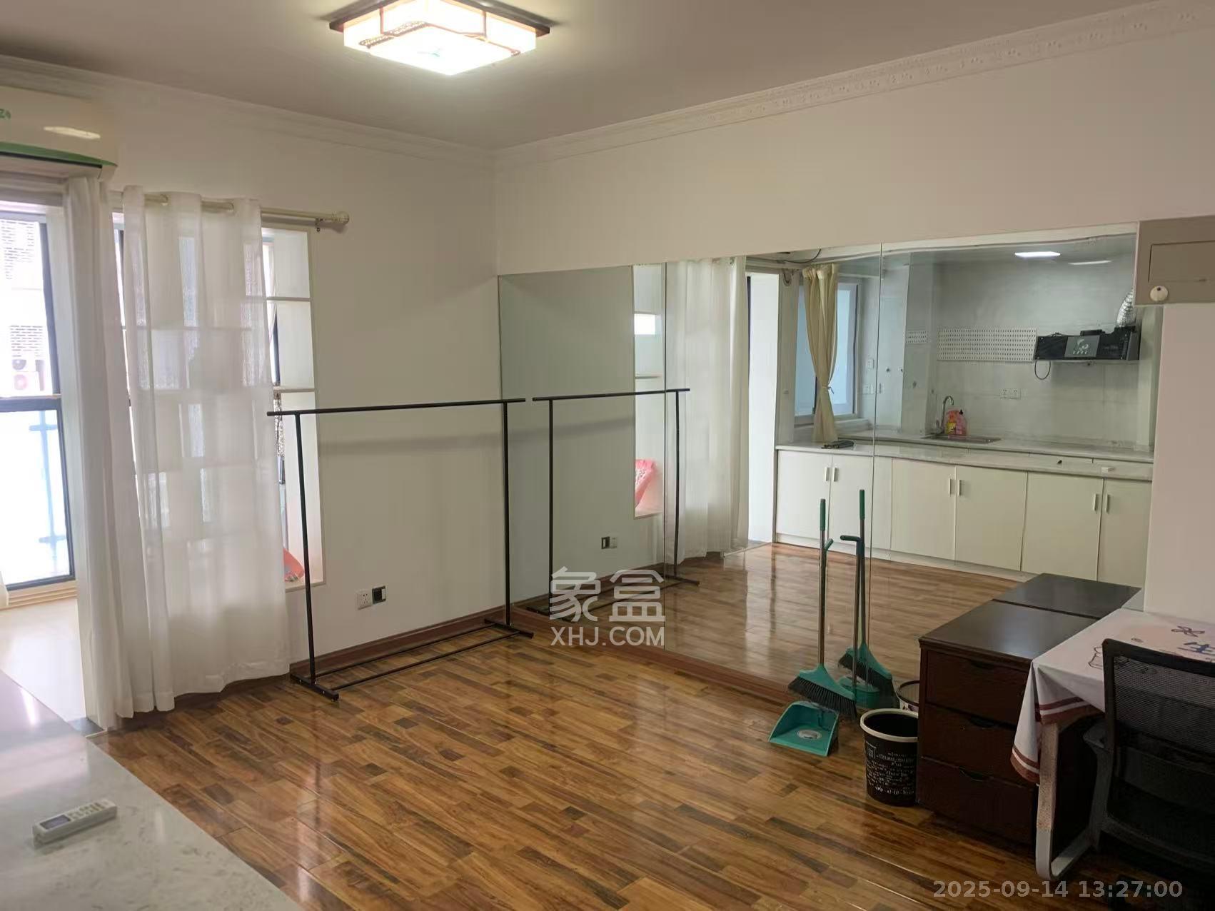 北辰三角洲E3区 1室1厅1卫 2000.0元/月 北辰三角洲E3区 1室1厅1卫 2000.0元/月室内图