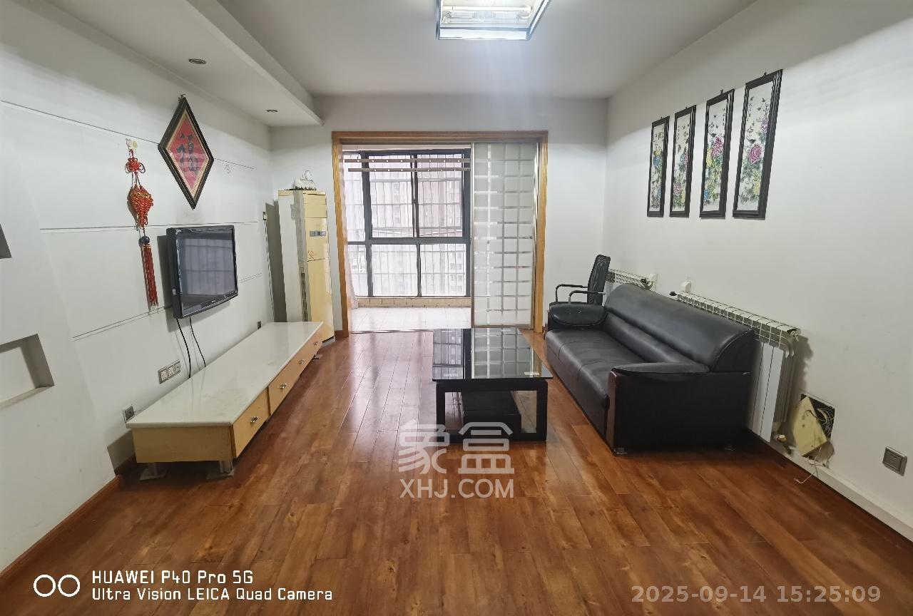 欧园 3室2厅2卫 2800.0元/月 欧园 3室2厅2卫 2800.0元/月室内图