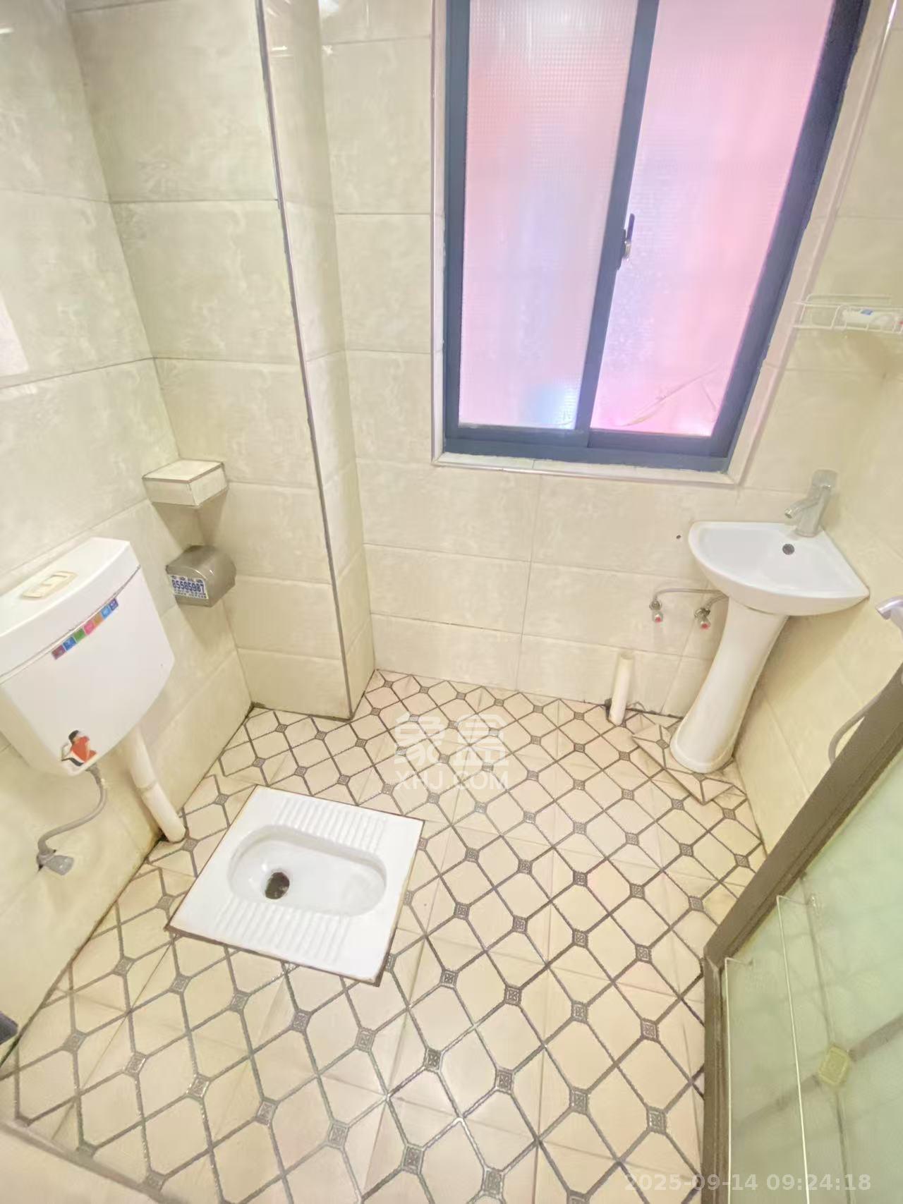 恒生碧水龙庭 3室2厅1卫 1700.0元/月 恒生碧水龙庭 3室2厅1卫 1700.0元/月室内图