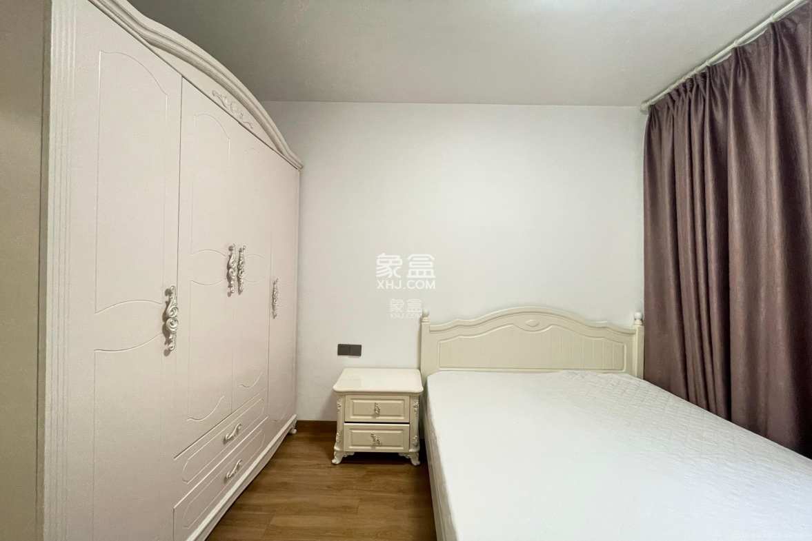 润和滨江府 4室2厅2卫 2800.0元/月 润和滨江府 4室2厅2卫 2800.0元/月室内图