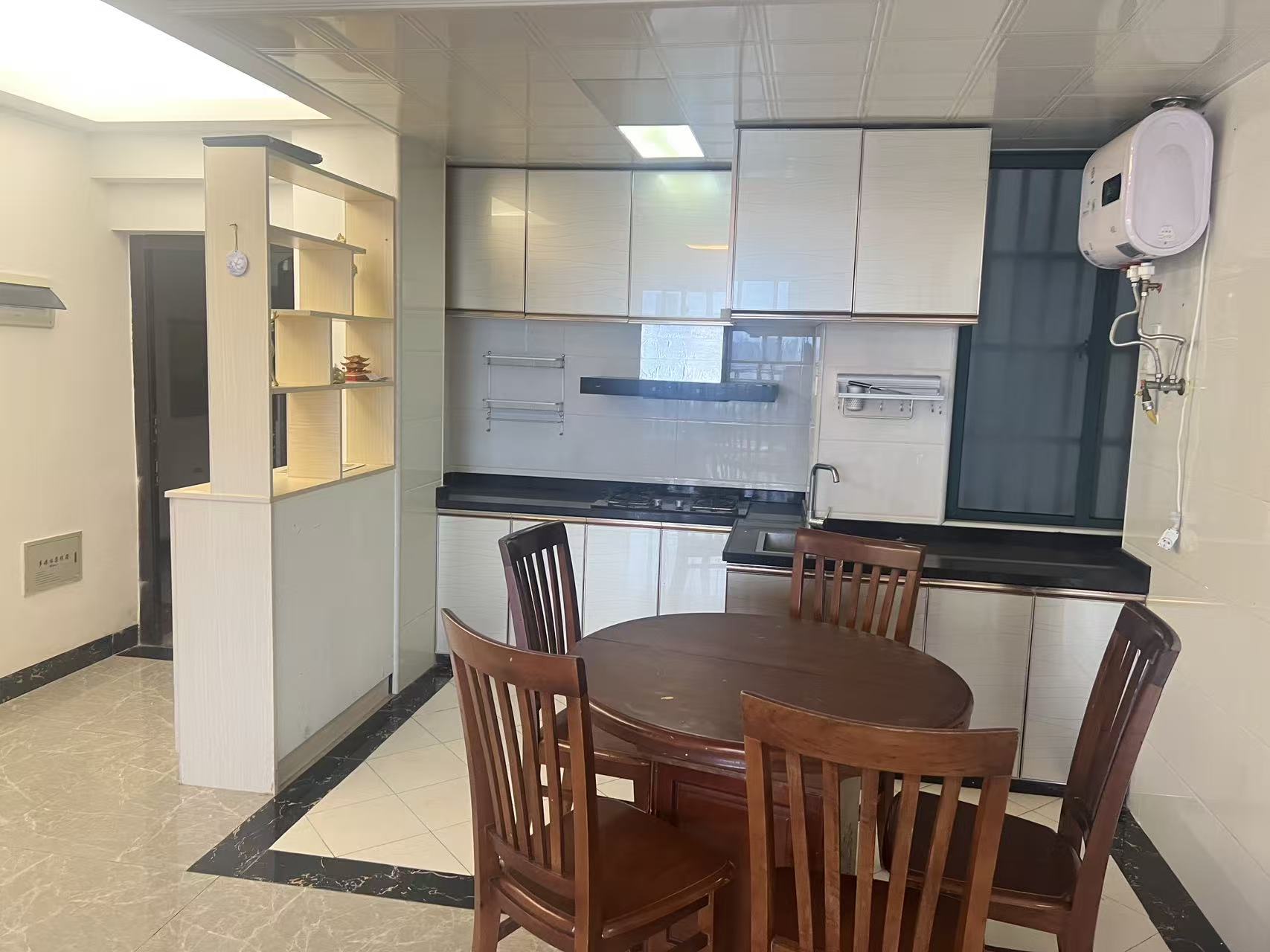 秀山观海苑  2室2厅1卫    115.0万 秀山观海苑  2室2厅1卫    115.0万客厅