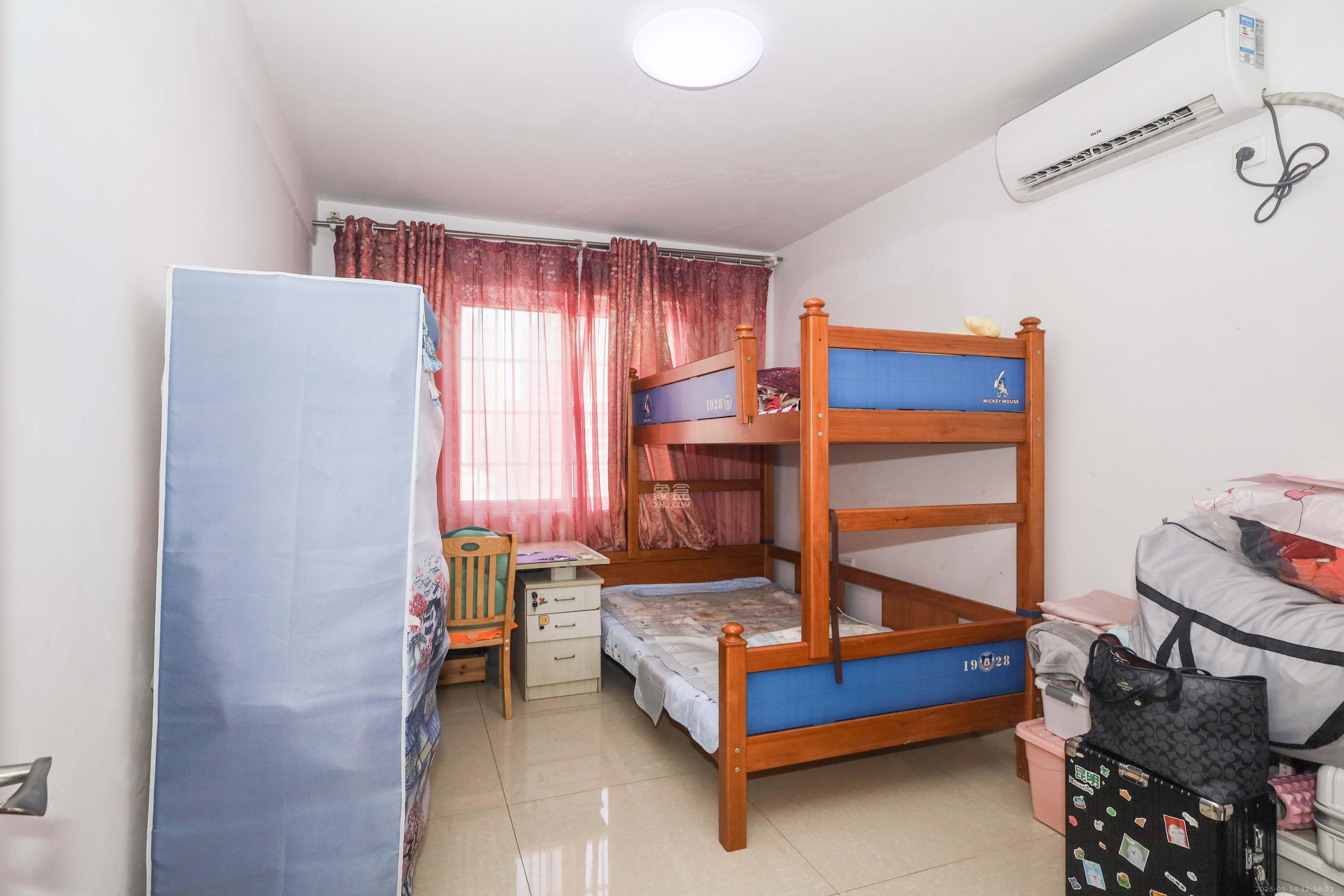 可可小城(麓谷可可小城) 2室2厅1卫 76.8万 可可小城(麓谷可可小城) 2室2厅1卫 76.8万卧室