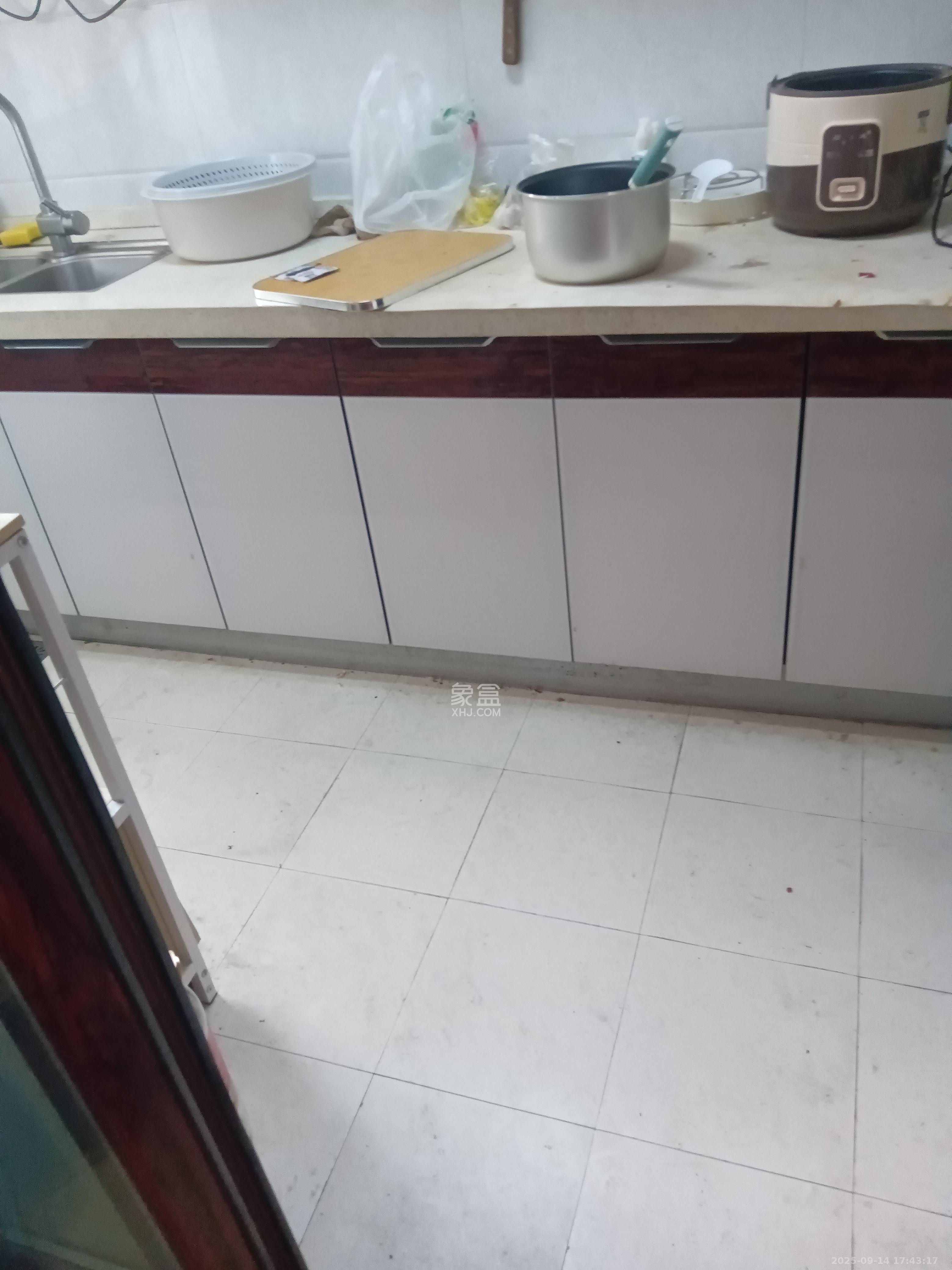 中南红领邦（红星嘉和苑）  3室2厅2卫    2300.0元/月室内图