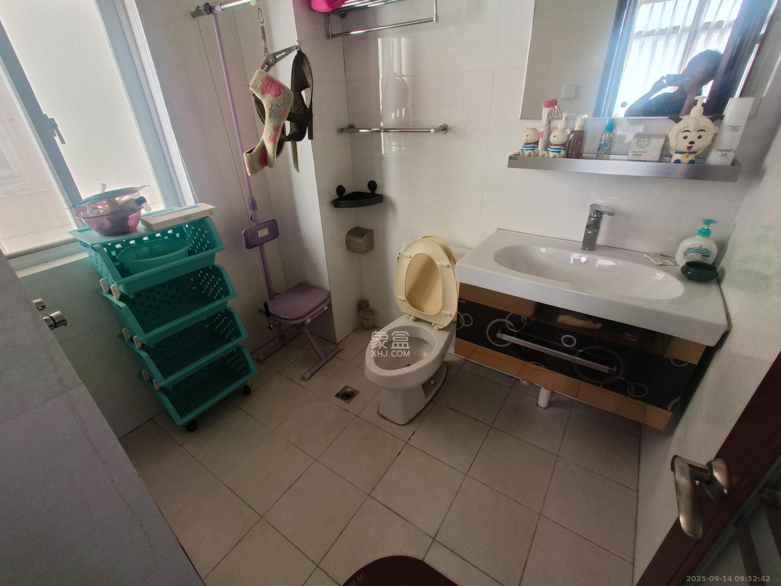 顺天黄金海岸  3室2厅2卫    2600.0元/月室内图