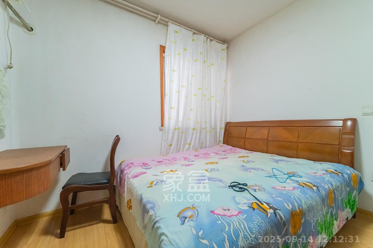 锦璨家园  4室2厅2卫    2200.0元/月