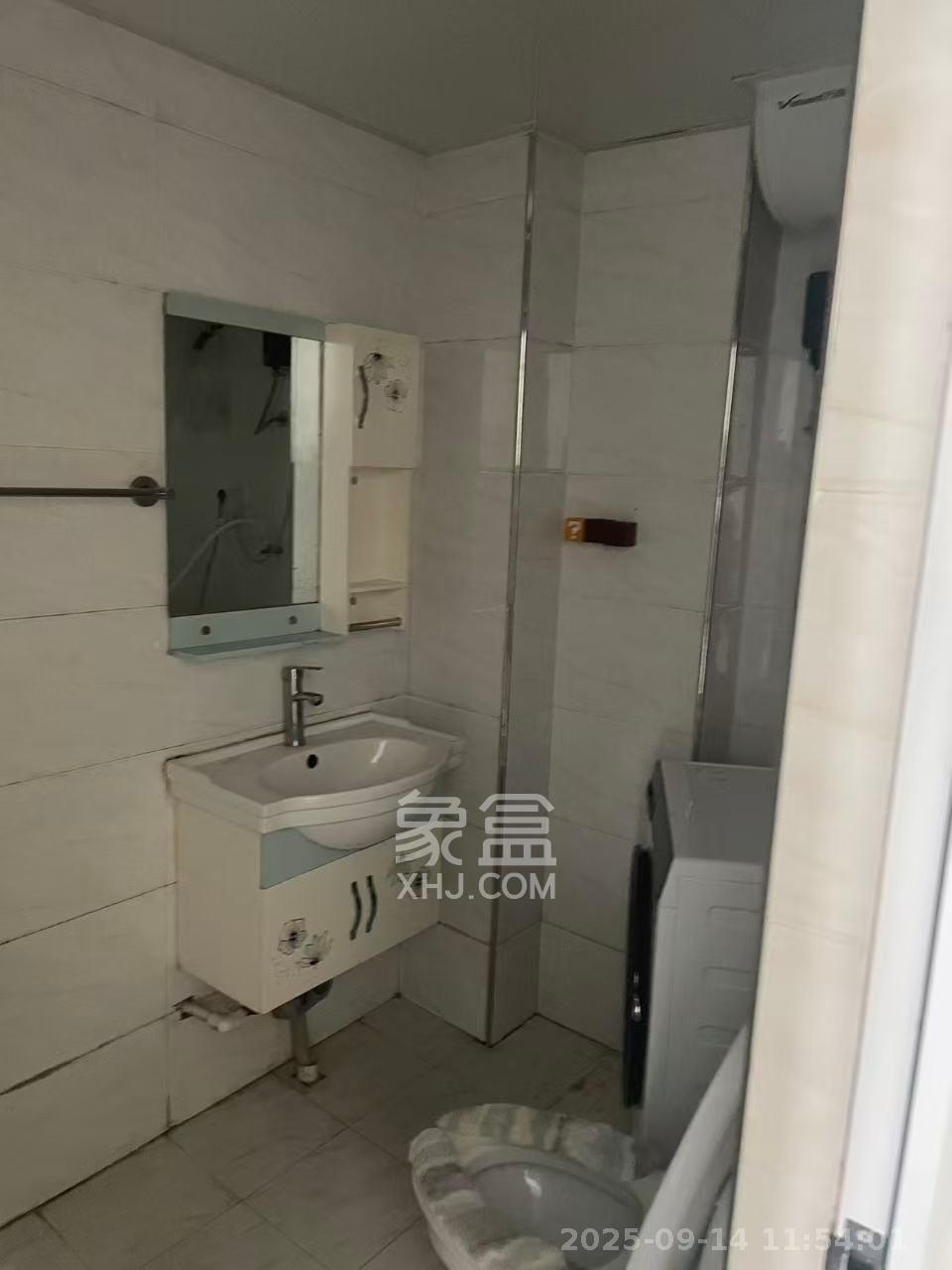 鑫远微中心 1室1厅1卫 1300.0元/月 鑫远微中心 1室1厅1卫 1300.0元/月室内图