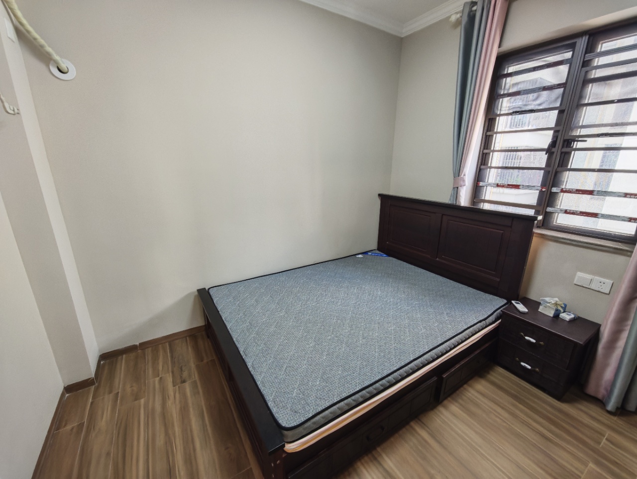 天上人间 3室2厅1卫 2600.0元/月 天上人间 3室2厅1卫 2600.0元/月室内图